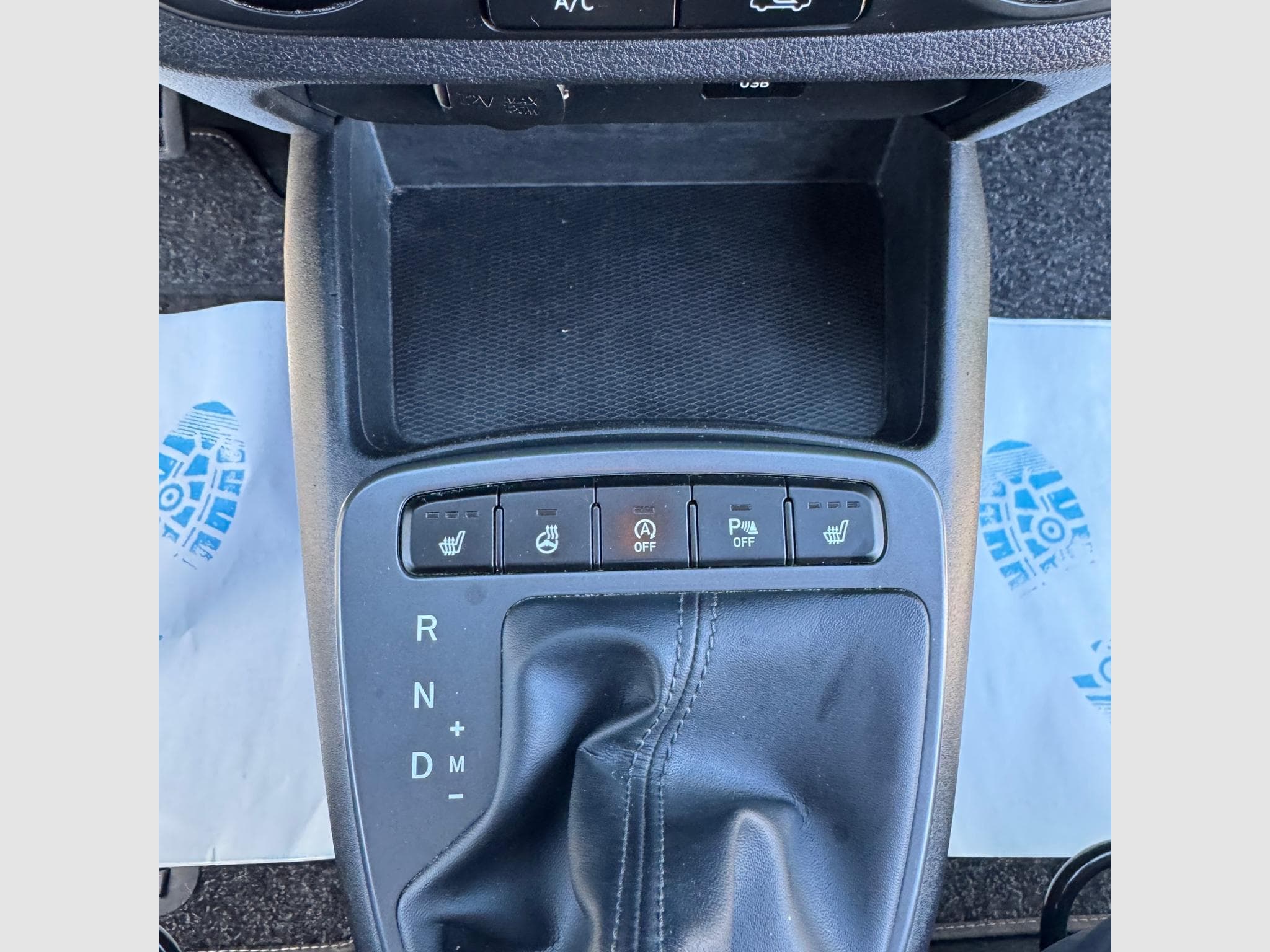Hyundai i10 1,0TWIST TECHNO PACK (2021) - Photo 11