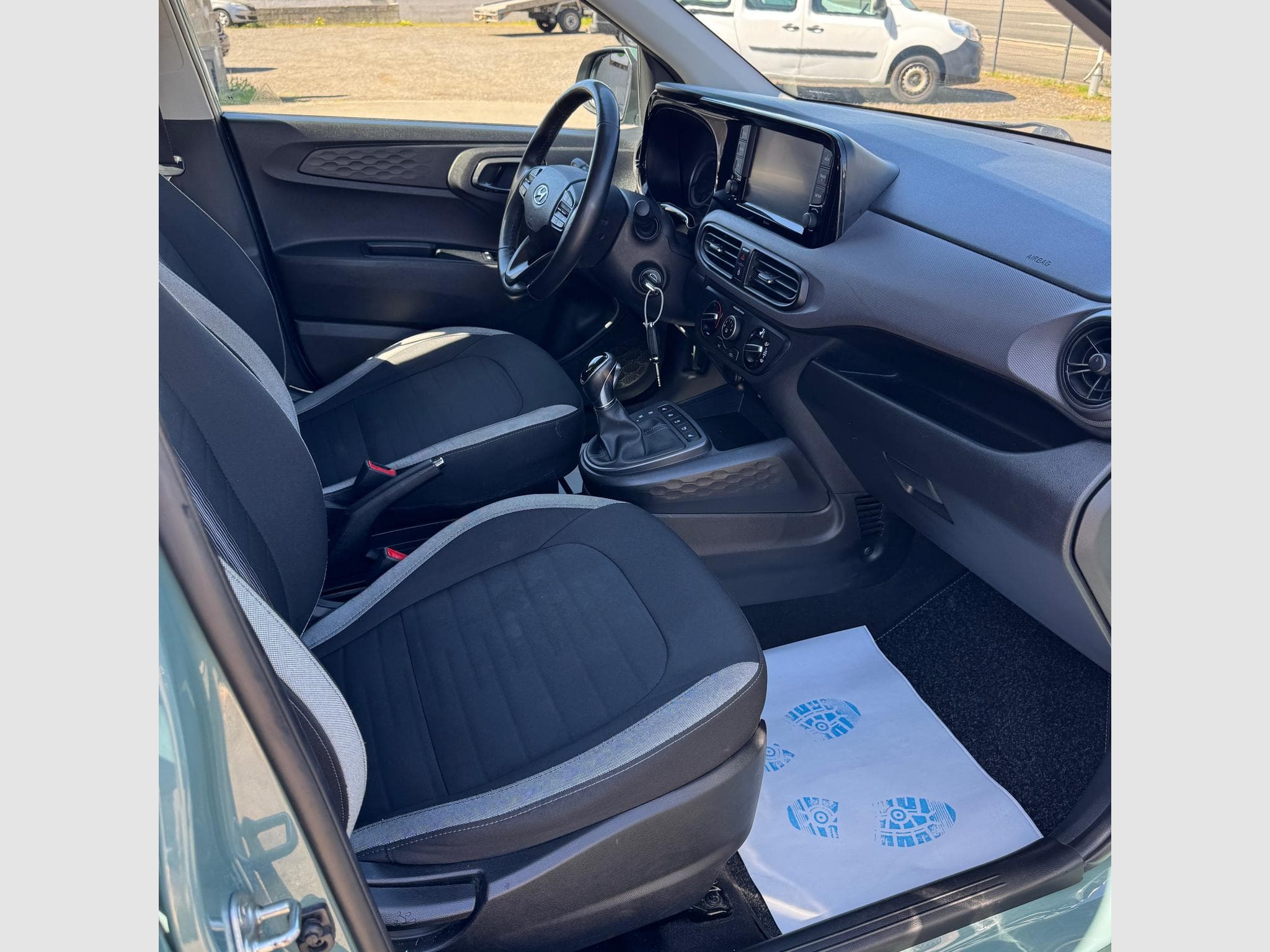 Hyundai i10 1,0TWIST TECHNO PACK (2021) - Photo 7