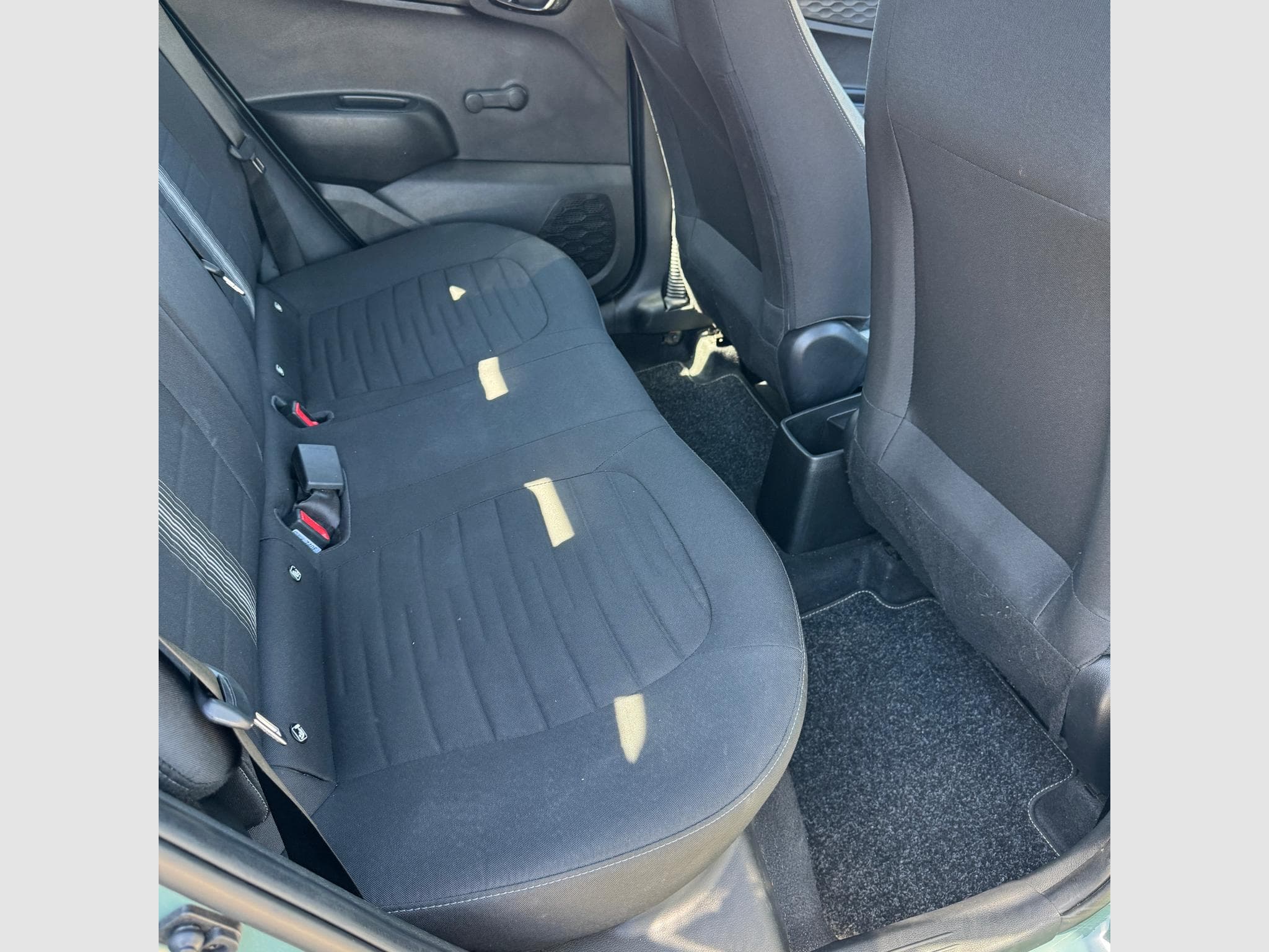 Hyundai i10 1,0TWIST TECHNO PACK (2021) - Photo 15