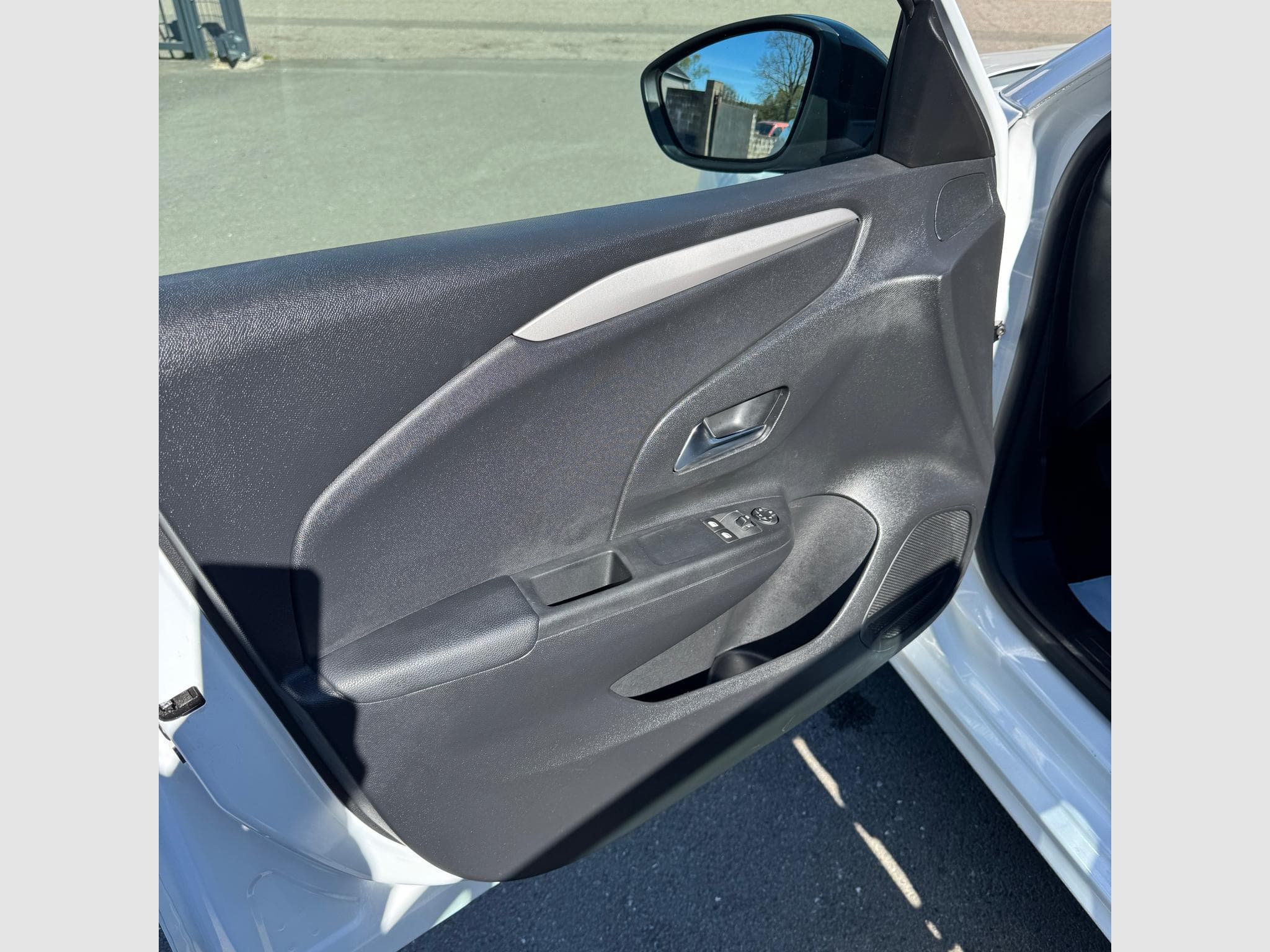 Opel Corsa 1,2 I EDITION (2022) - Photo 14