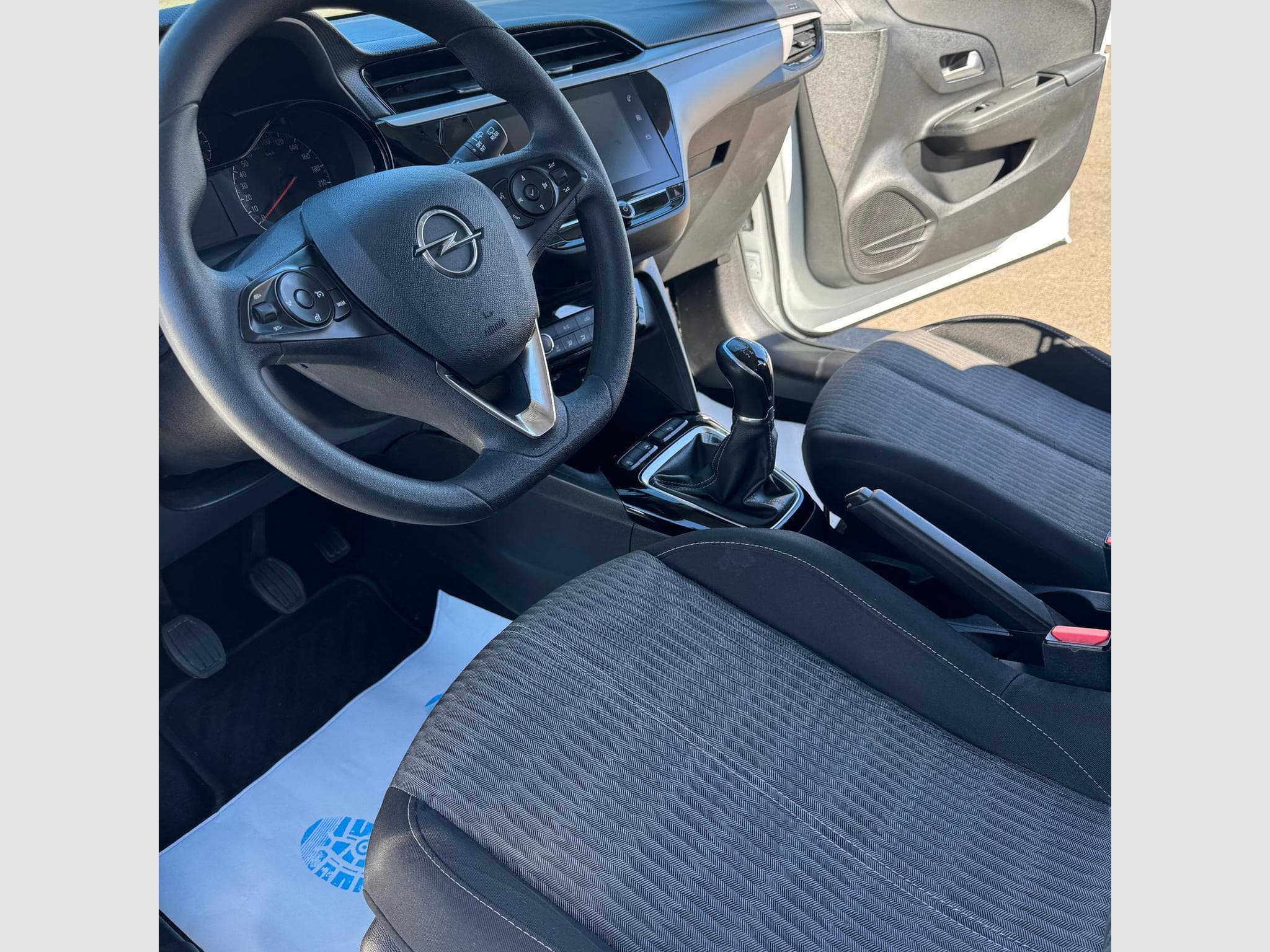 Opel Corsa 1,2 I EDITION (2022) - Photo 8