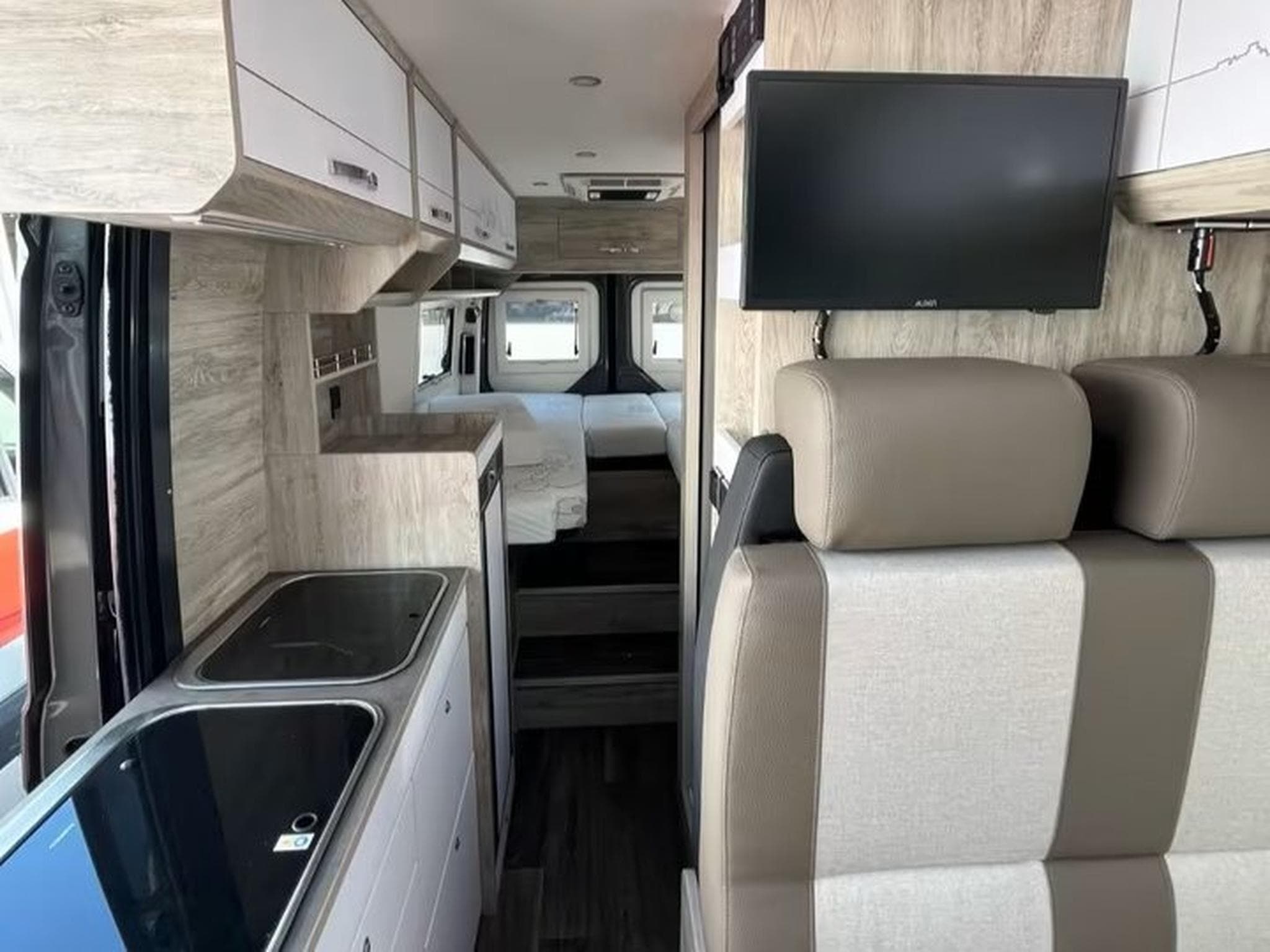 MAN TGE MAN TGE BRAVIA SWAN 680 TGE (2024) (2024) - Photo 5