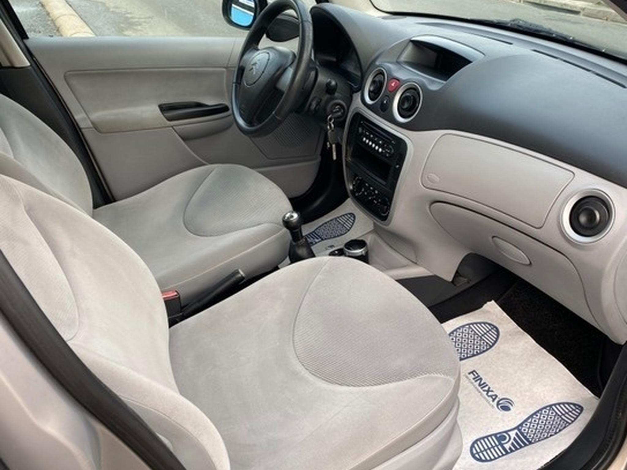 Citroën C3 1.4 Exclusive (2006) - Photo 9