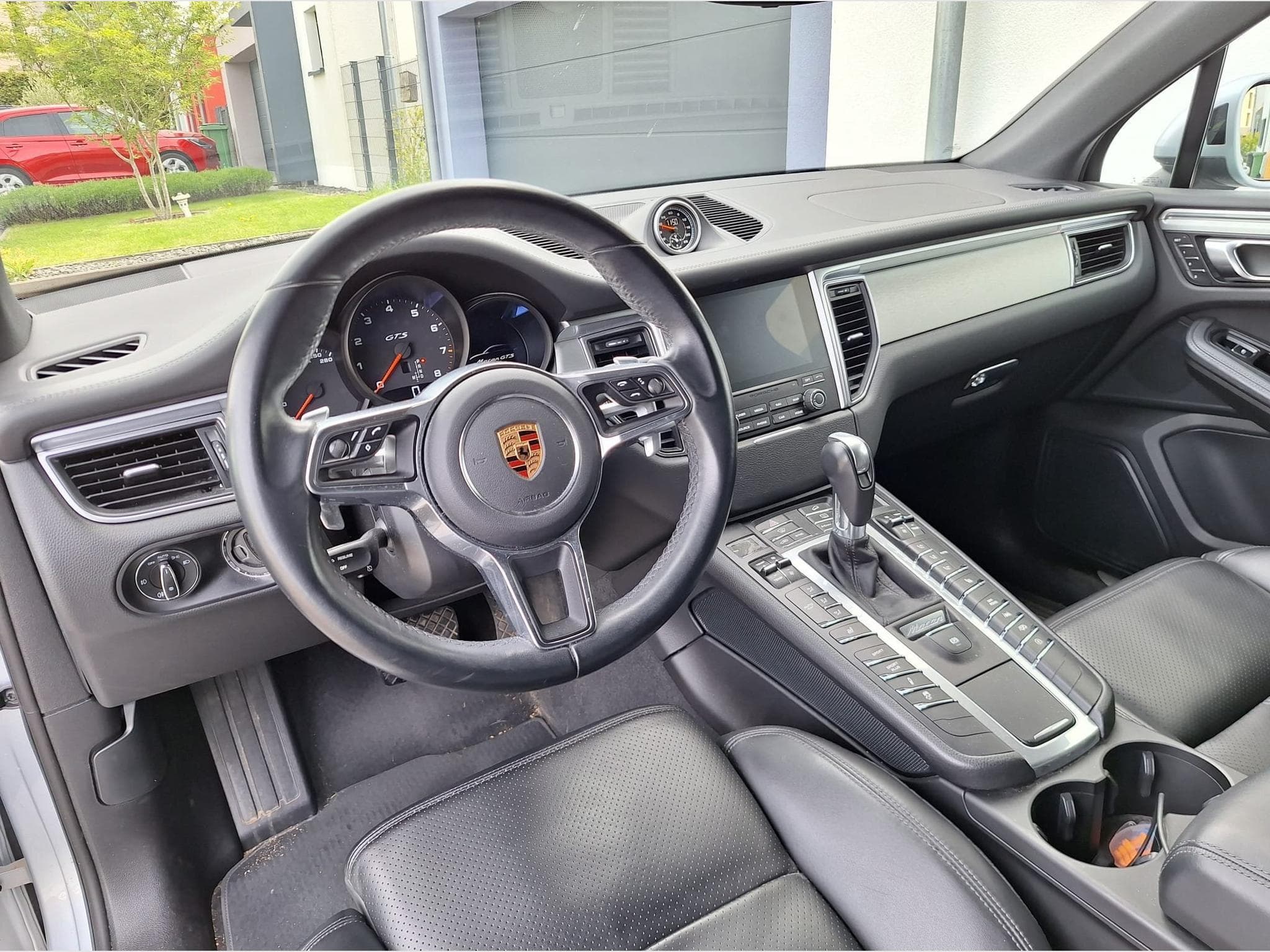 Porsche Macan GTS (2018) - Photo 2