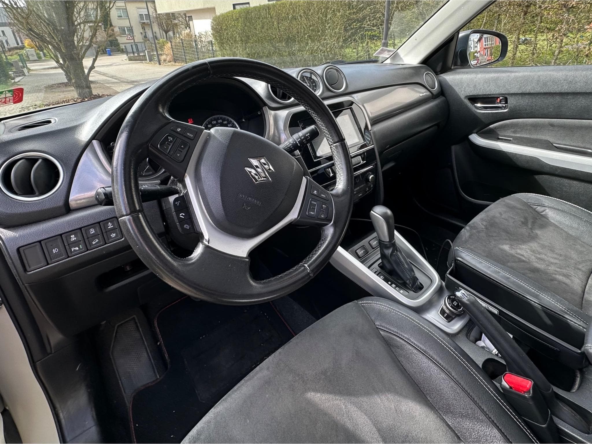Suzuki Vitara COMFORT ALLGRIP + LED|AHK|ACC|PANO|NAVI| (2016) - Photo 3
