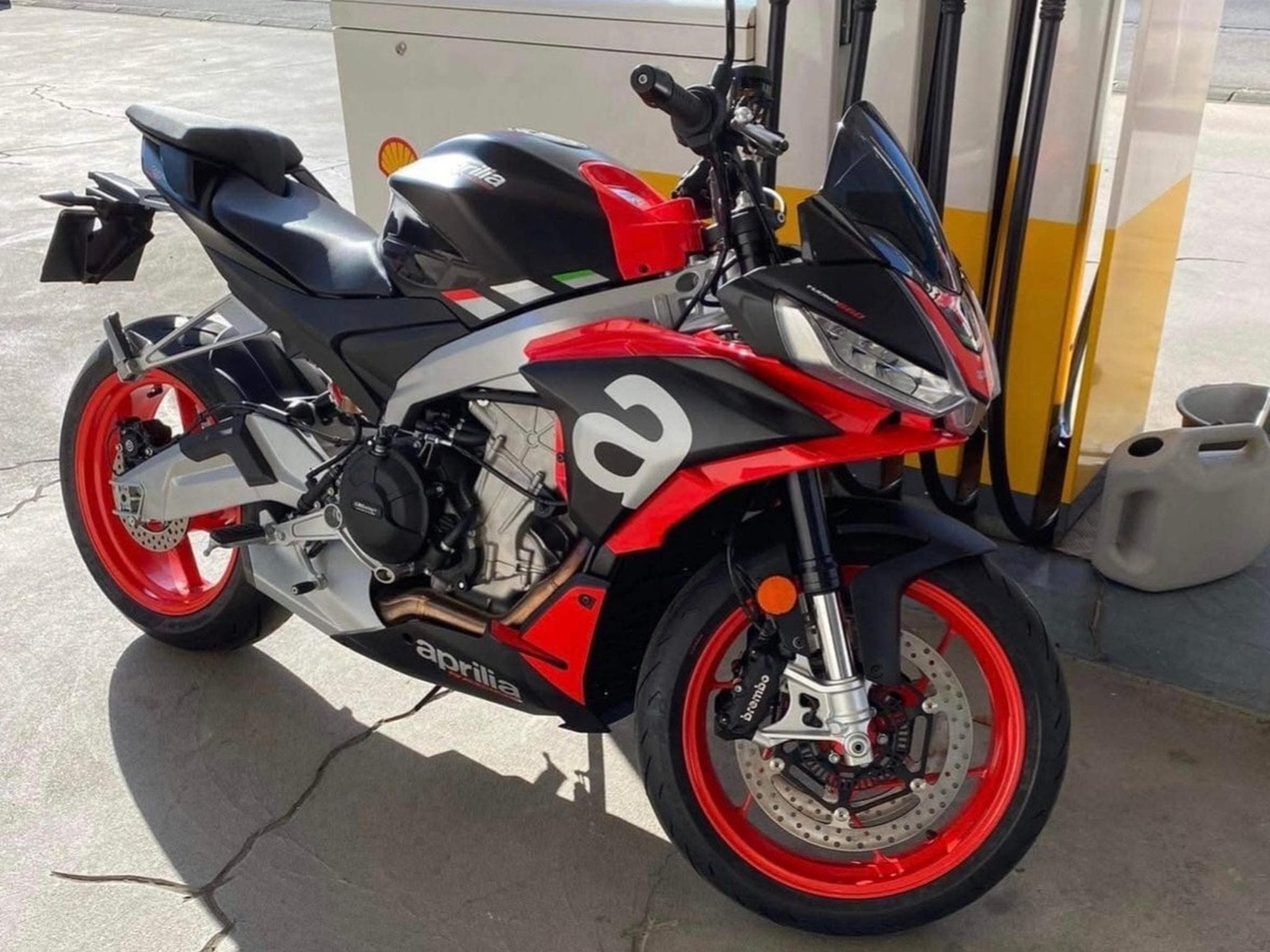 Aprilia Tuono 660 (2022) - Photo 1