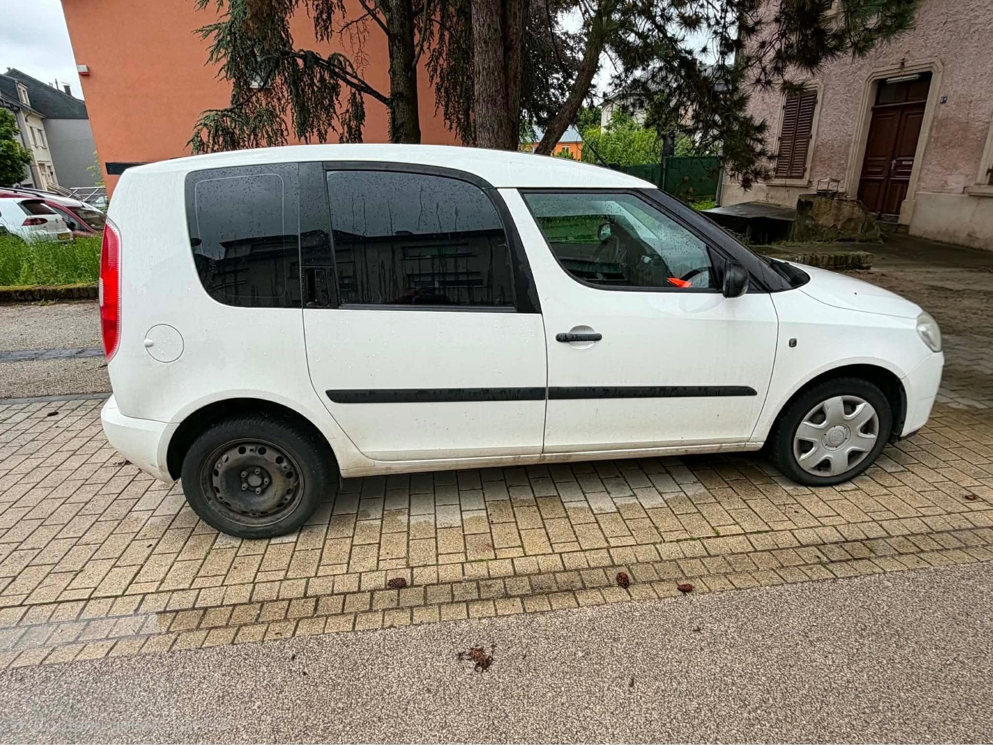 Skoda Roomster (2010) - Photo 3