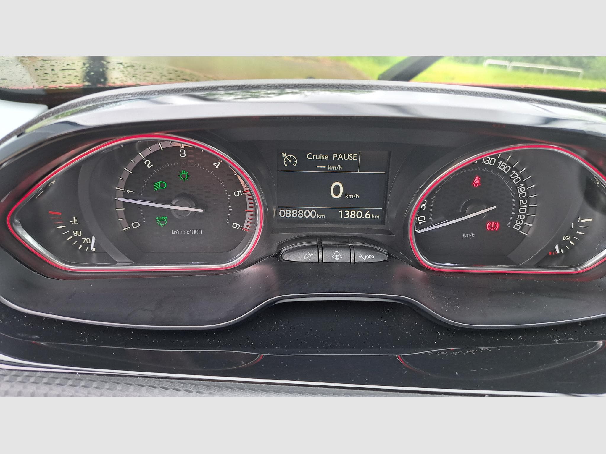 Peugeot 2008 1.6 e-HDI 100cv GT-Line (2018) - Photo 7