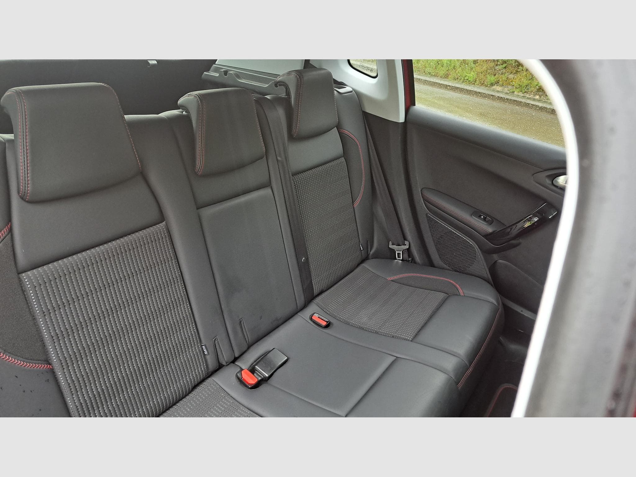 Peugeot 2008 1.6 e-HDI 100cv GT-Line (2018) - Photo 13