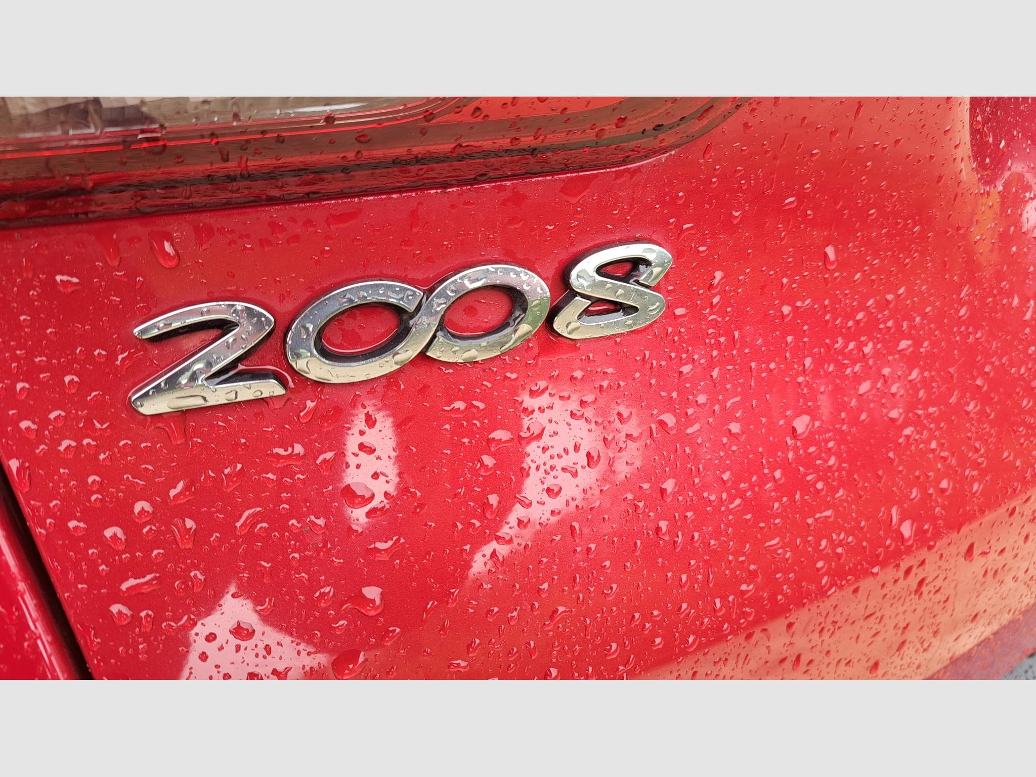 Peugeot 2008 1.6 e-HDI 100cv GT-Line (2018) - Photo 17
