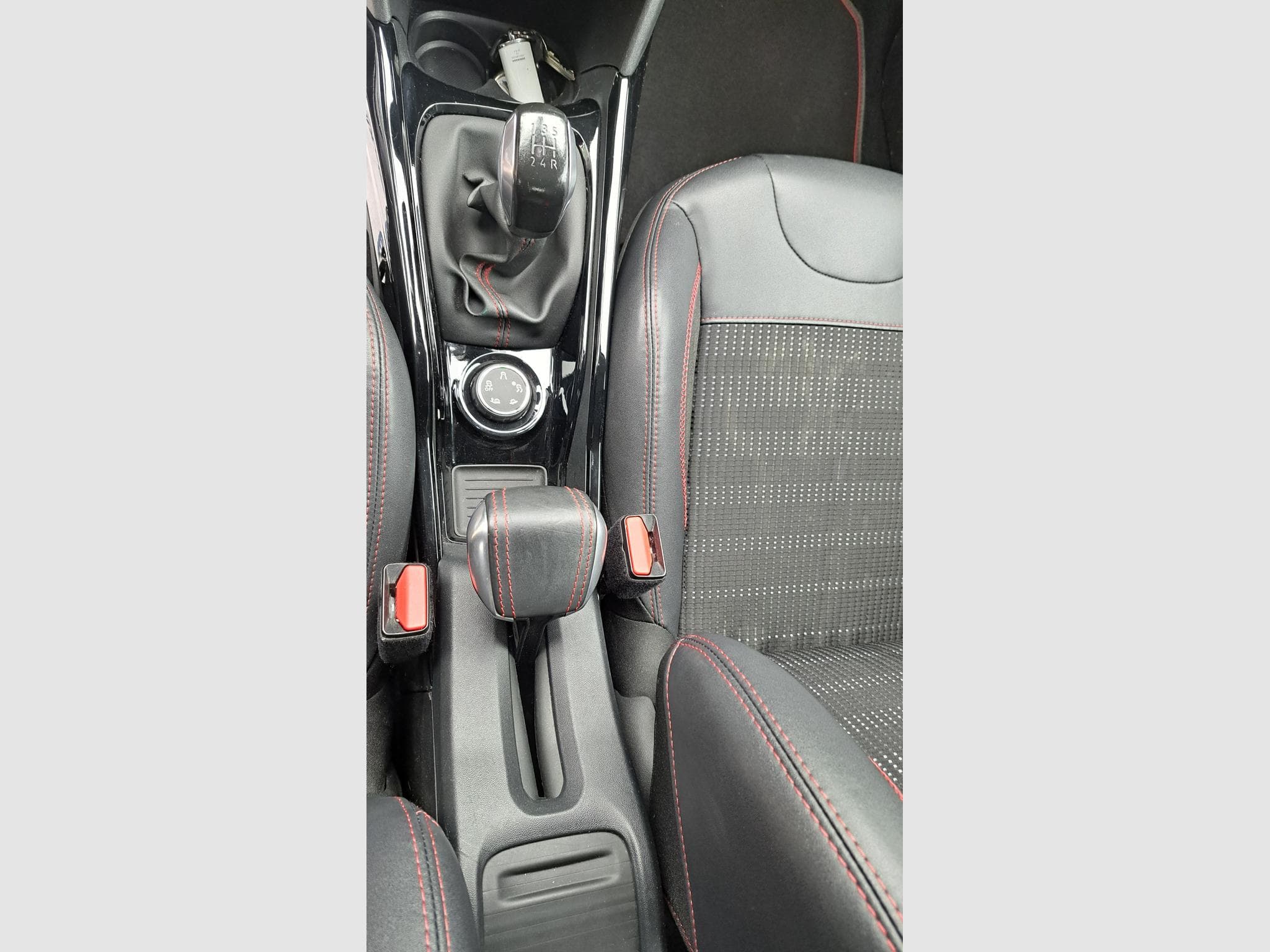 Peugeot 2008 1.6 e-HDI 100cv GT-Line (2018) - Photo 10