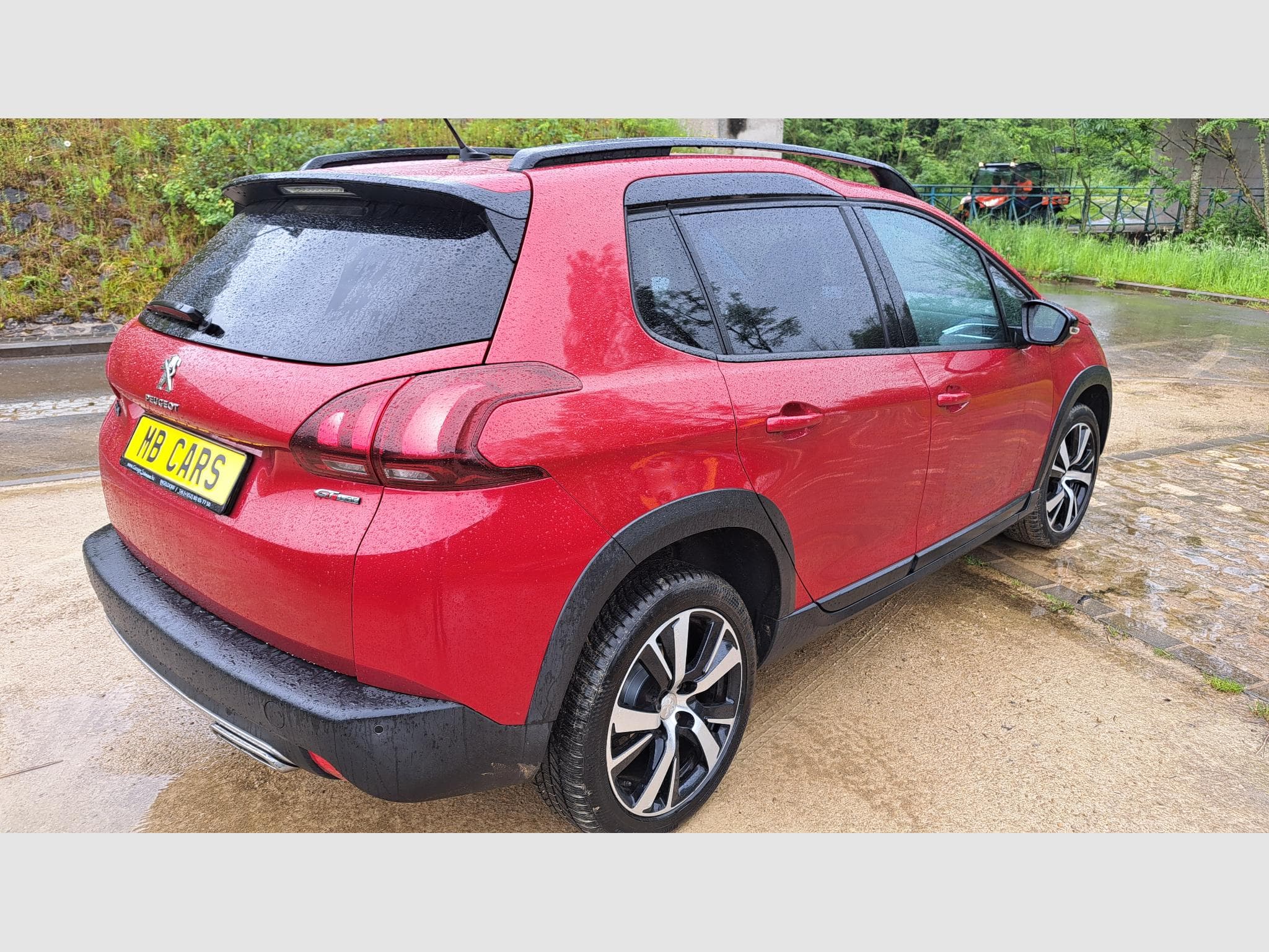 Peugeot 2008 1.6 e-HDI 100cv GT-Line (2018) - Photo 4