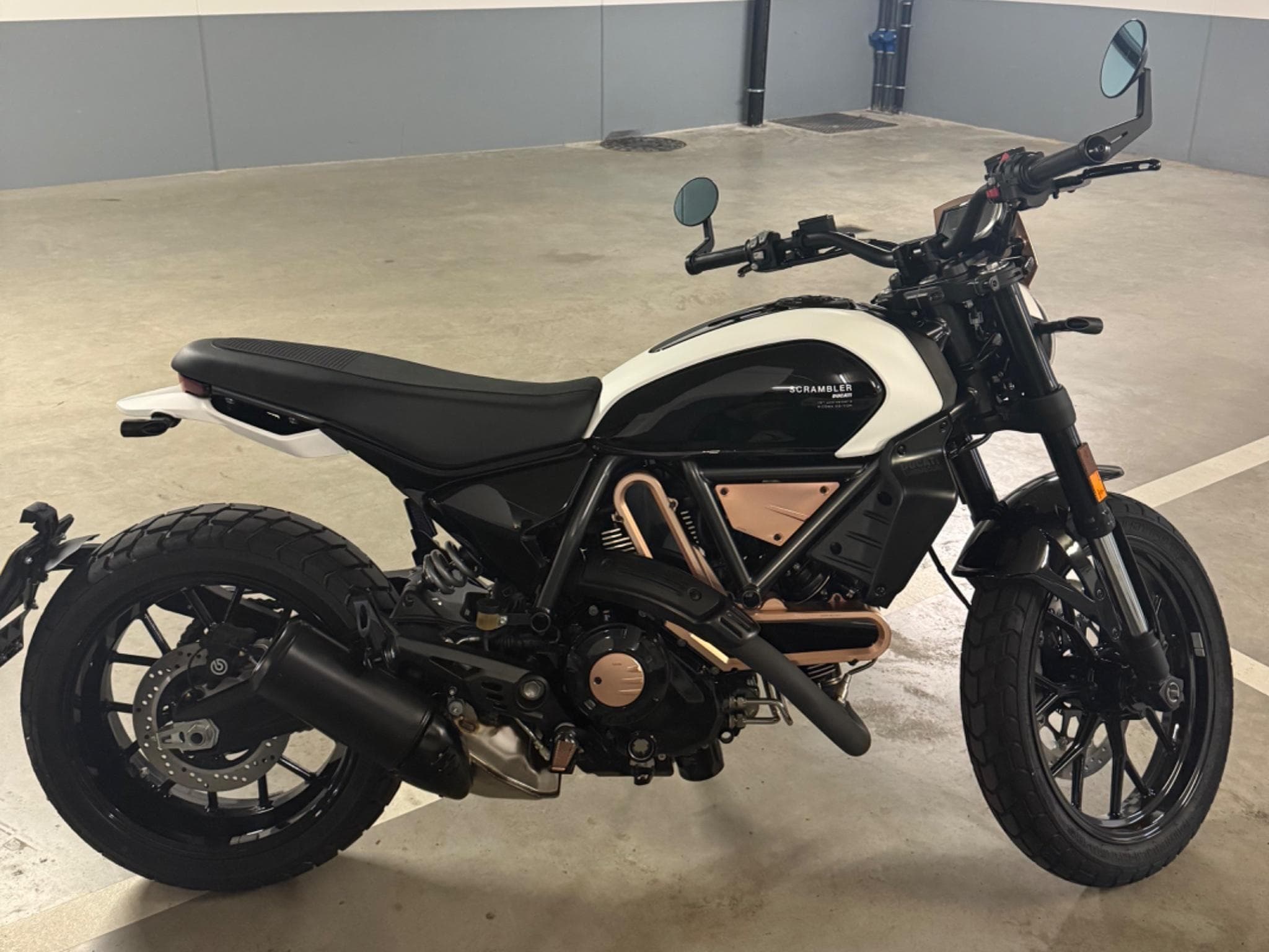 Ducati Scrambler Édition spéciale RIZONA (2025) - Photo 3