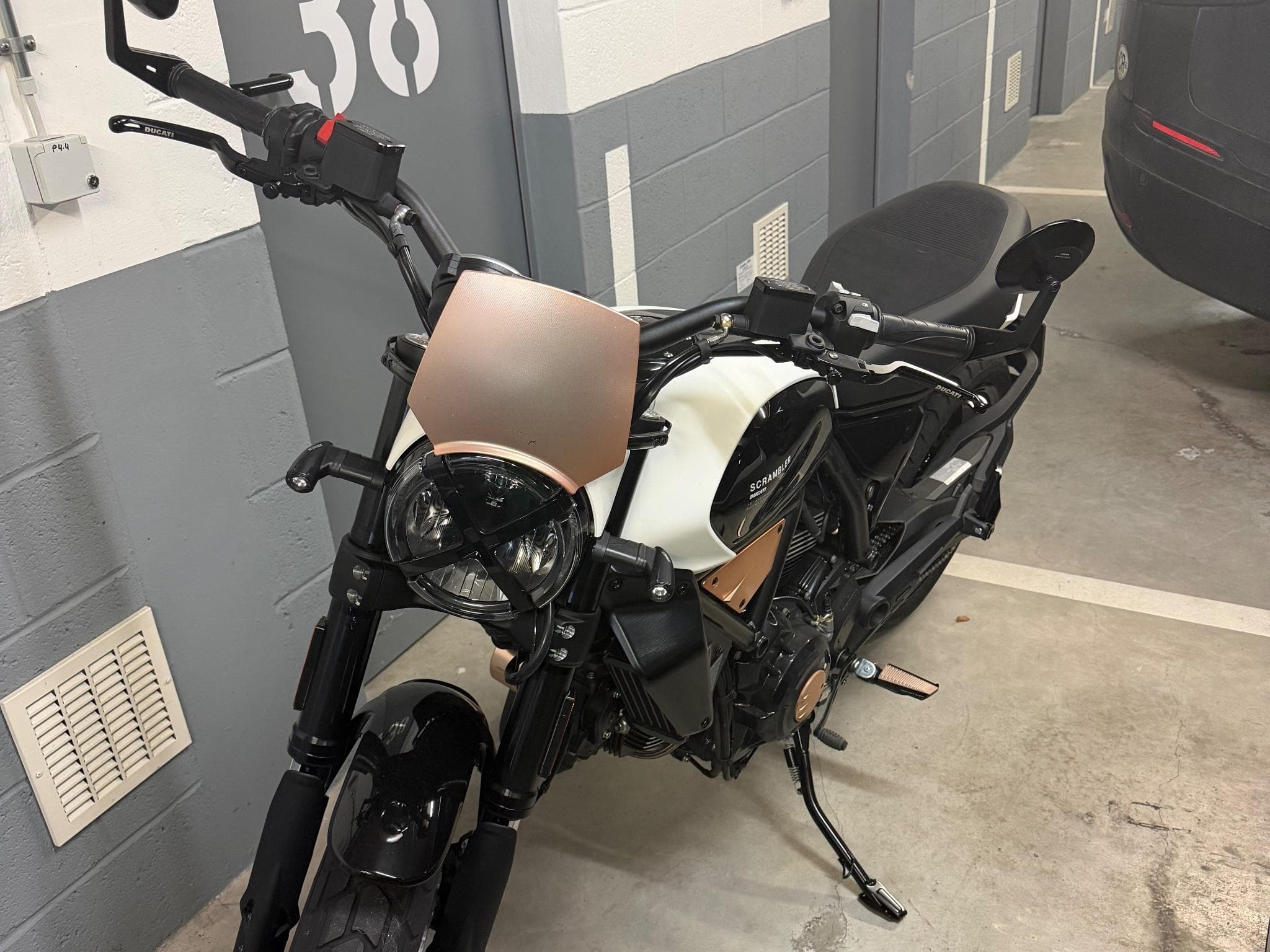 Ducati Scrambler Édition spéciale RIZONA (2025) - Photo 4