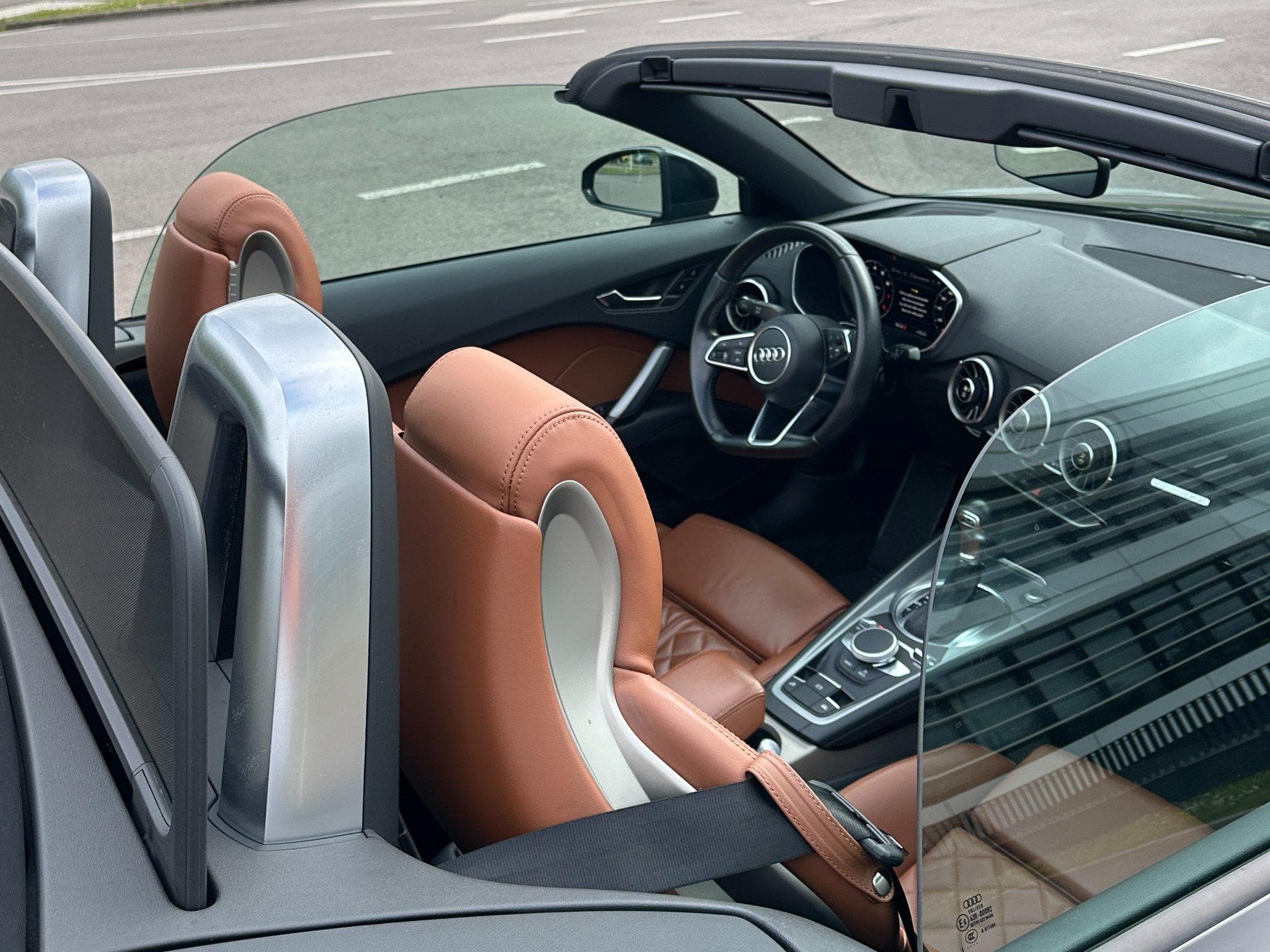 Audi TT Roadster S-line (2015) - Photo 10