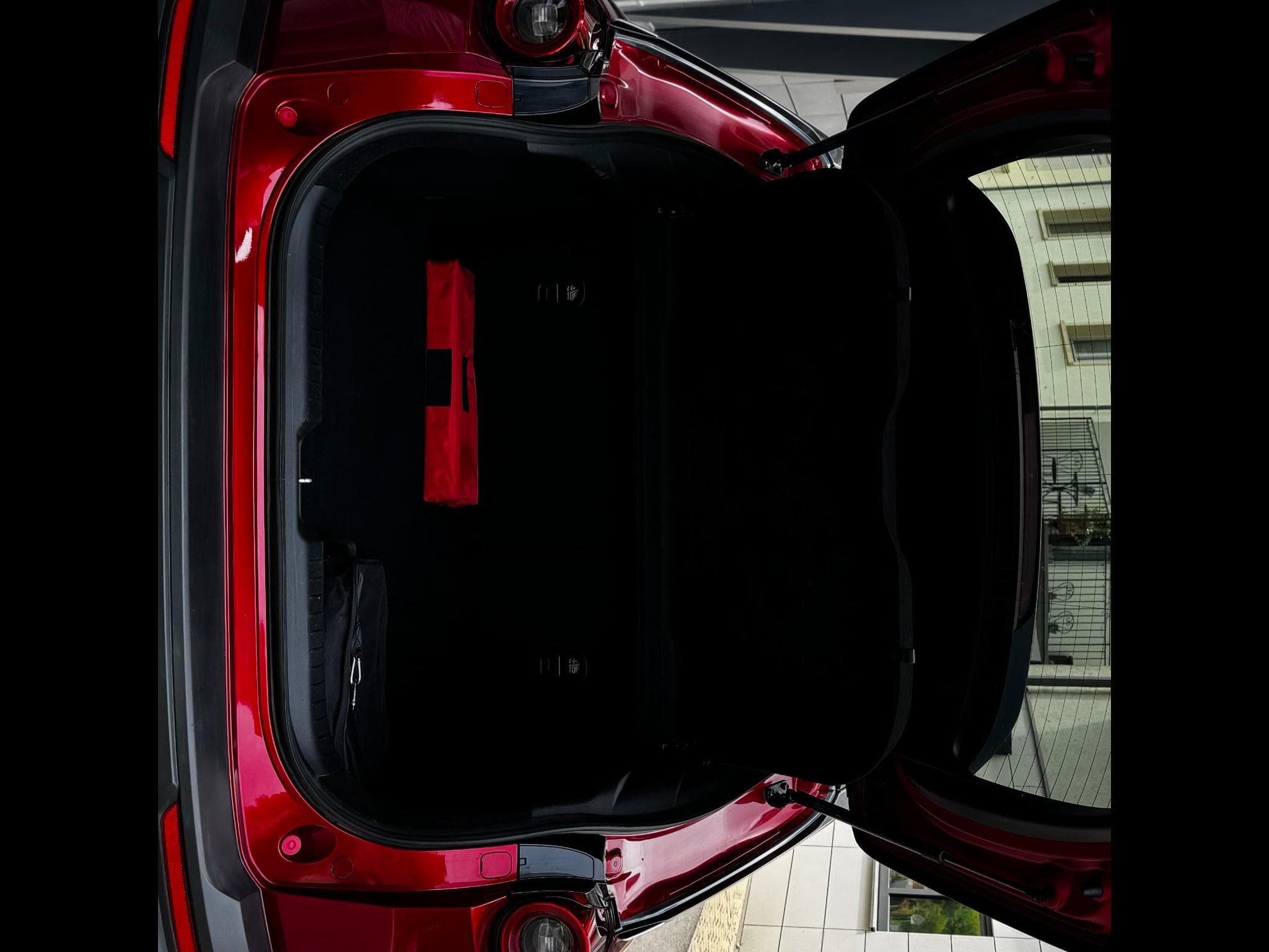 Mazda MX-30 (2021) - Photo 8
