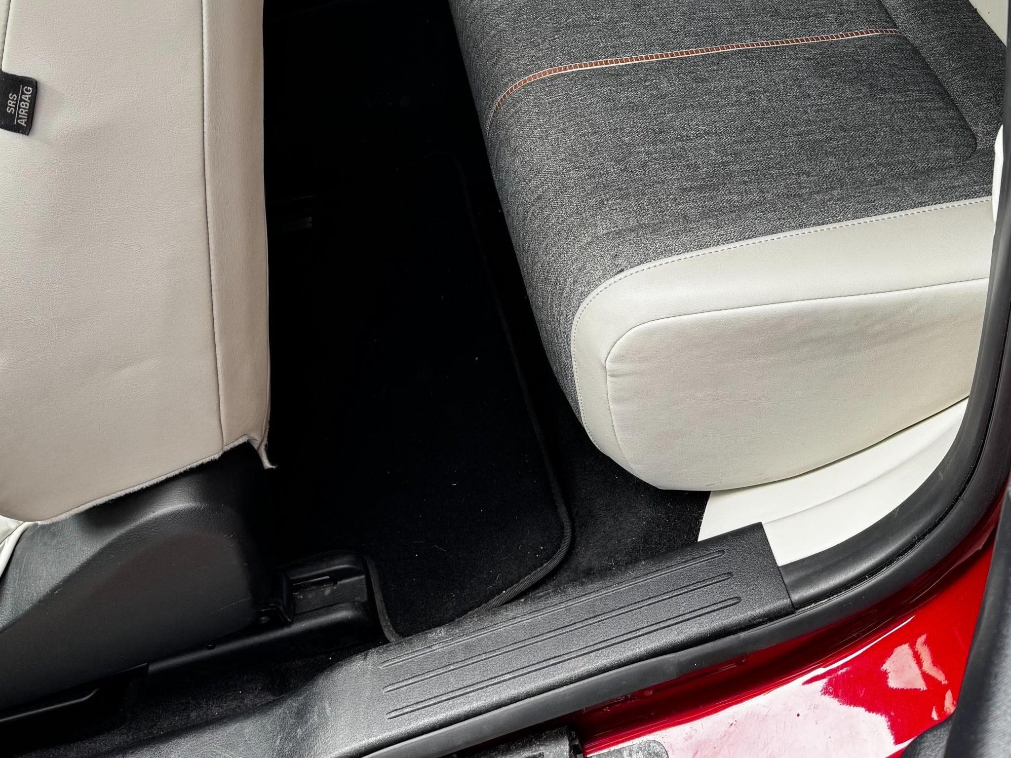 Mazda MX-30 (2021) - Photo 11