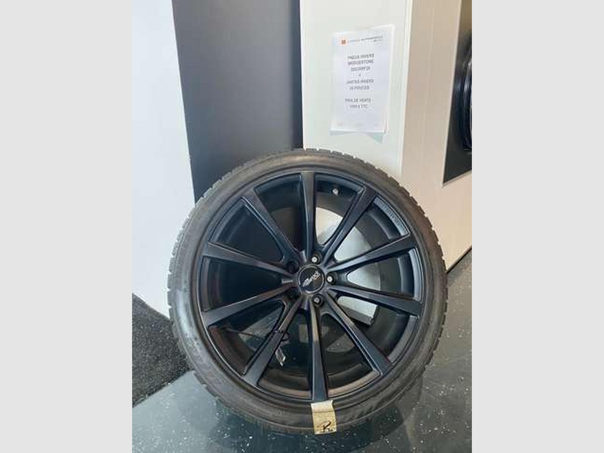 Remorque JANTES + PNEUS HIVERS BRIDGESTONE 285/35RF20 (2026) - Photo 1