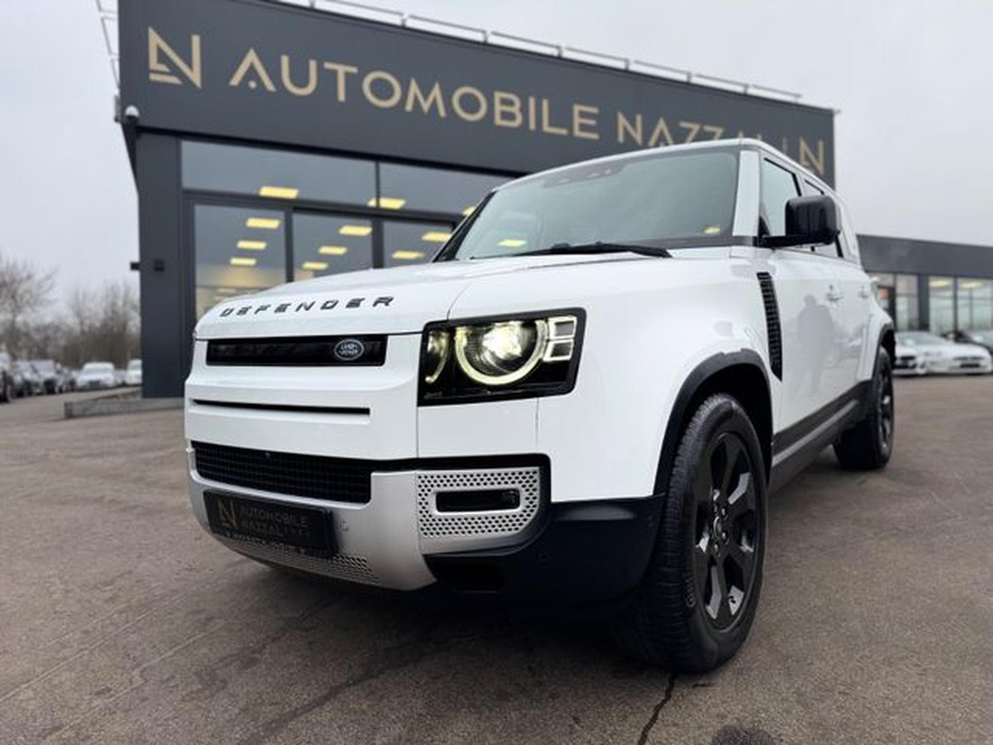 Land-Rover Defender DEFENDER*BLACK-DESIGN PACK*2.HD*LED*OFF ROAD*TOP (2020) - Photo 2