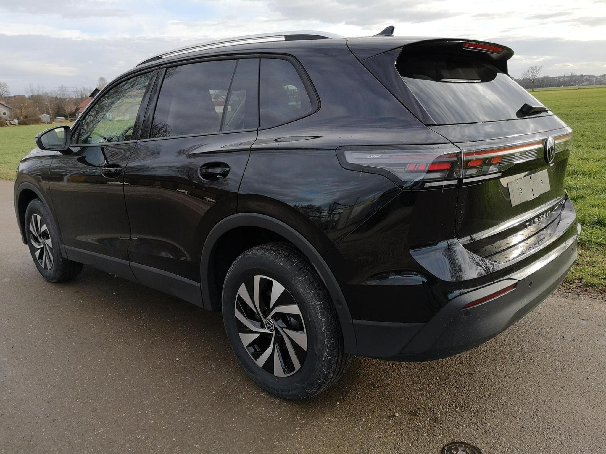 VW Tiguan 1.5 eTSI 96 kW Life (2025) - Photo 2