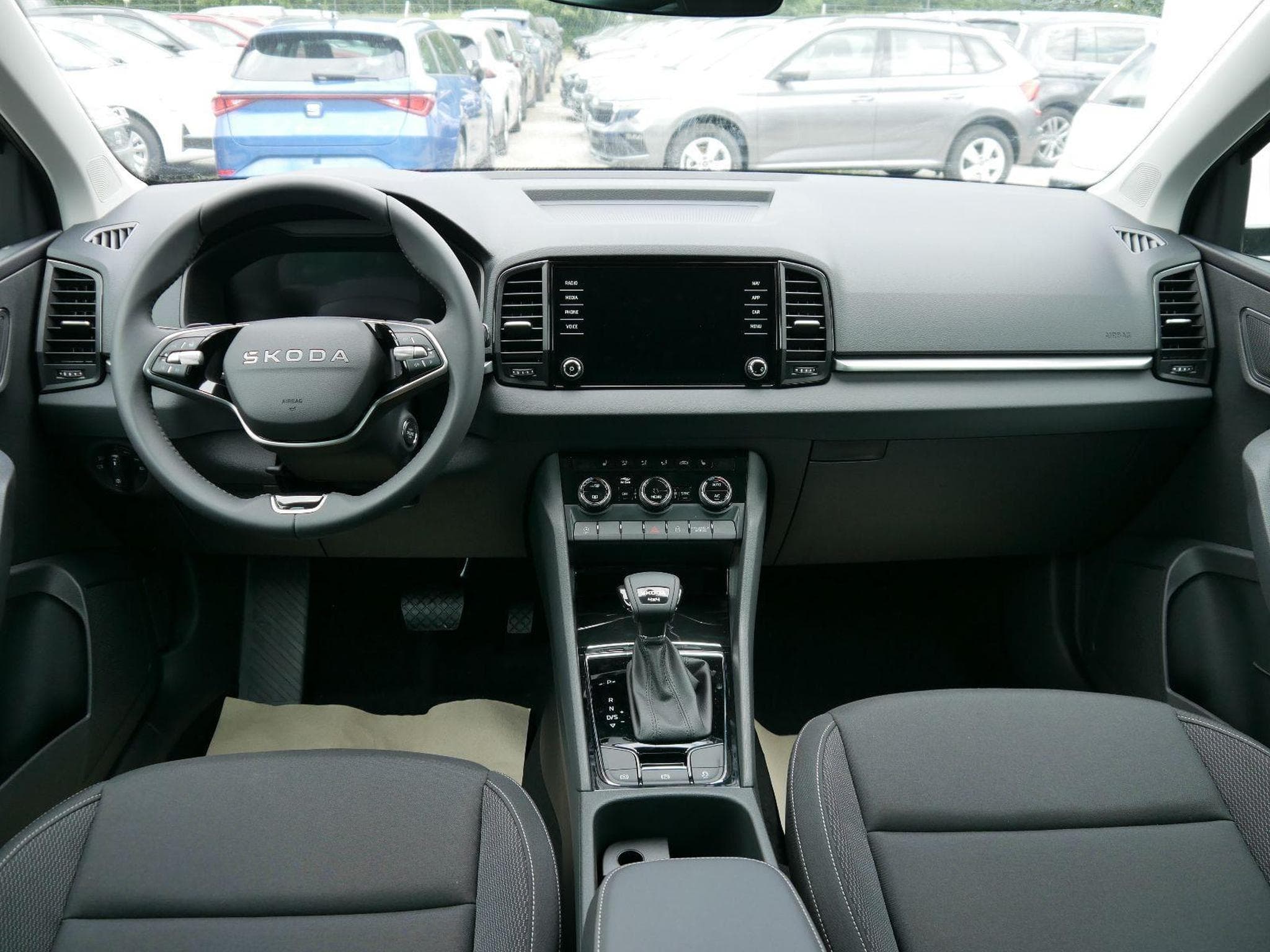 Skoda Karoq Selection 2.0 TDI DSG 4x4 (2026) - Photo 10