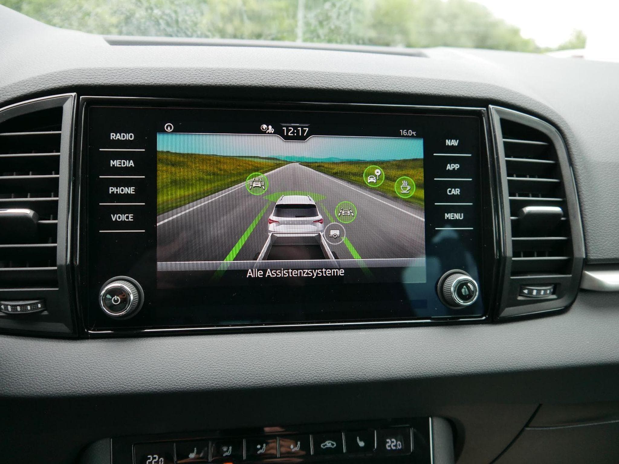 Skoda Karoq Selection 2.0 TDI DSG 4x4 (2026) - Photo 14