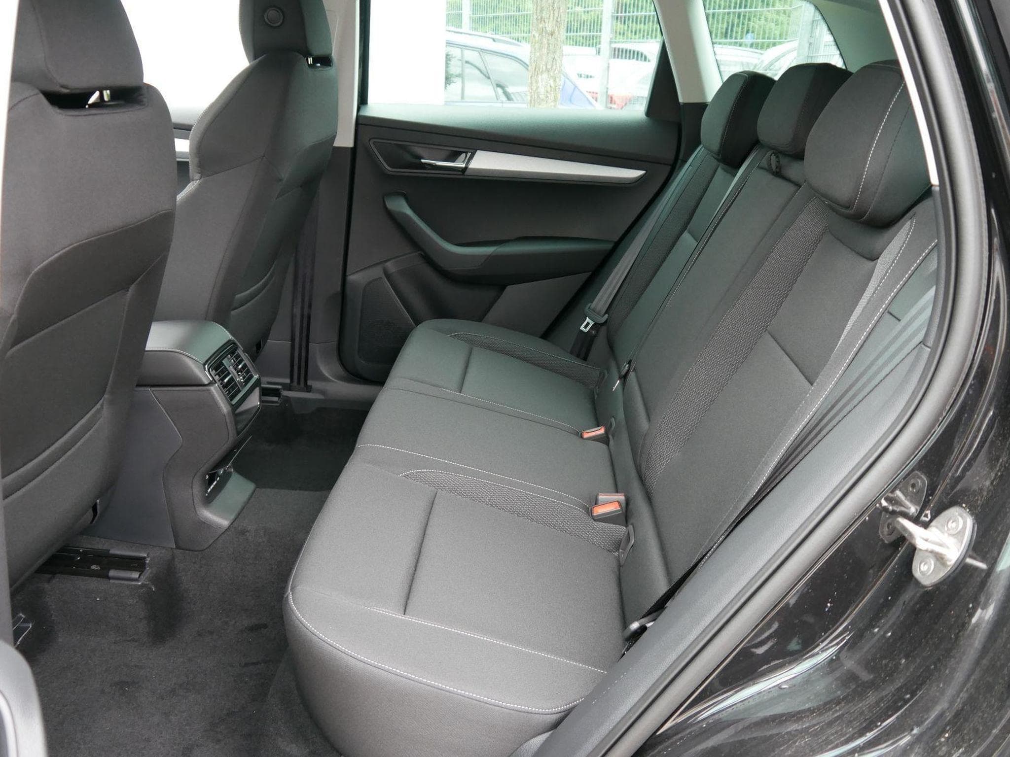 Skoda Karoq Selection 2.0 TDI DSG 4x4 (2026) - Photo 7