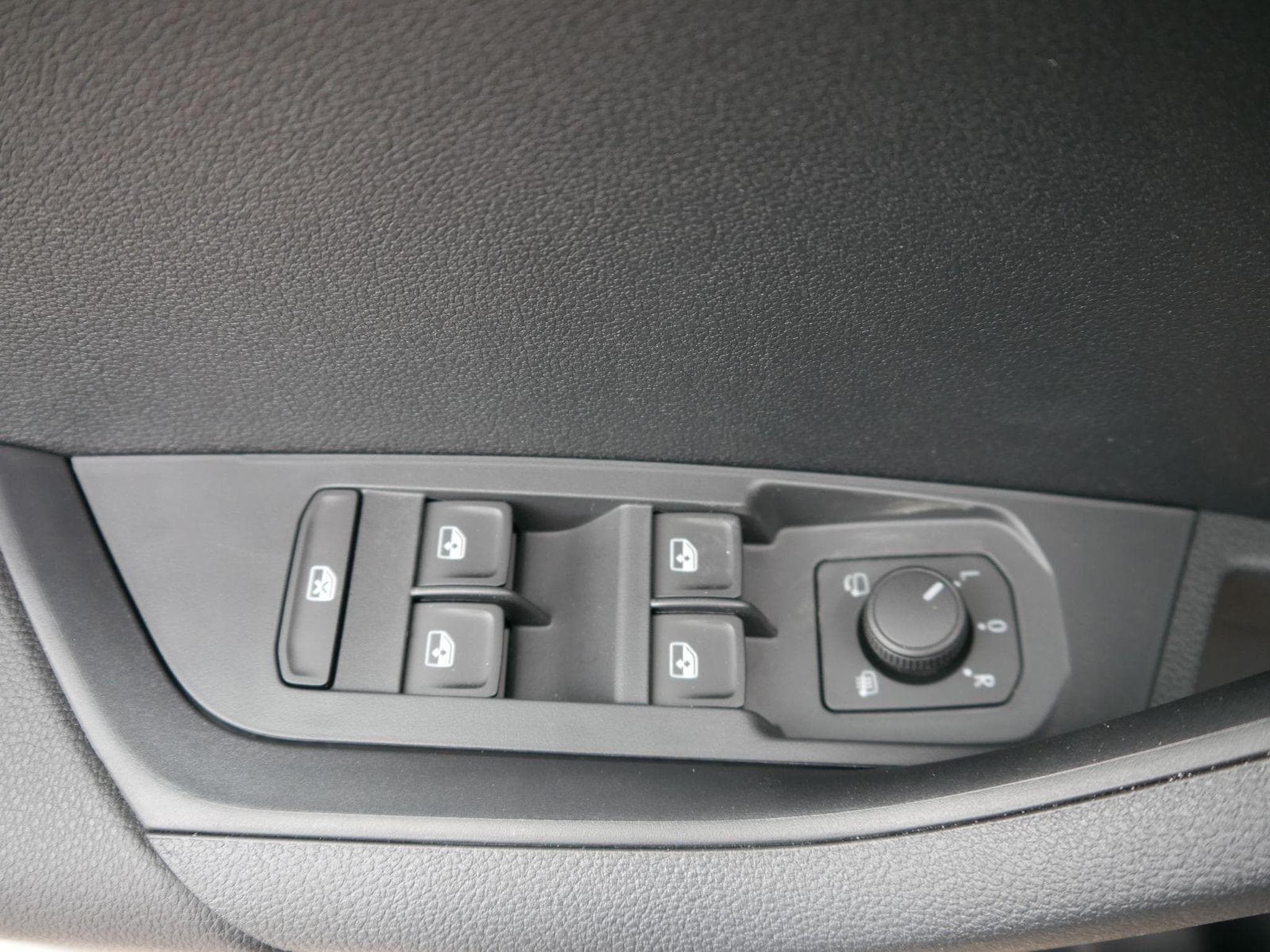 Skoda Karoq Selection 2.0 TDI DSG 4x4 (2026) - Photo 9