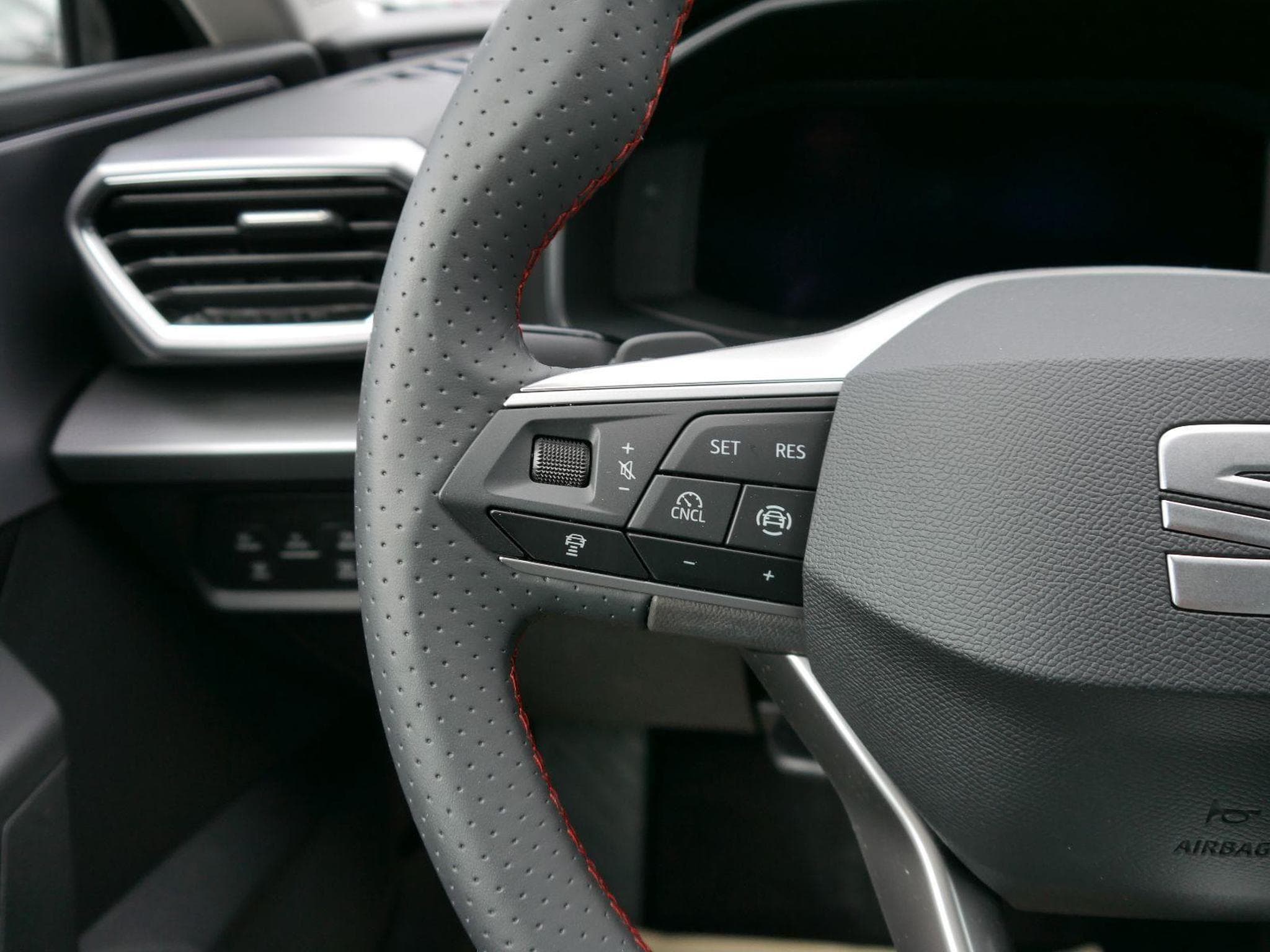 Seat Leon FR 2.0 TDI (2025) - Photo 12