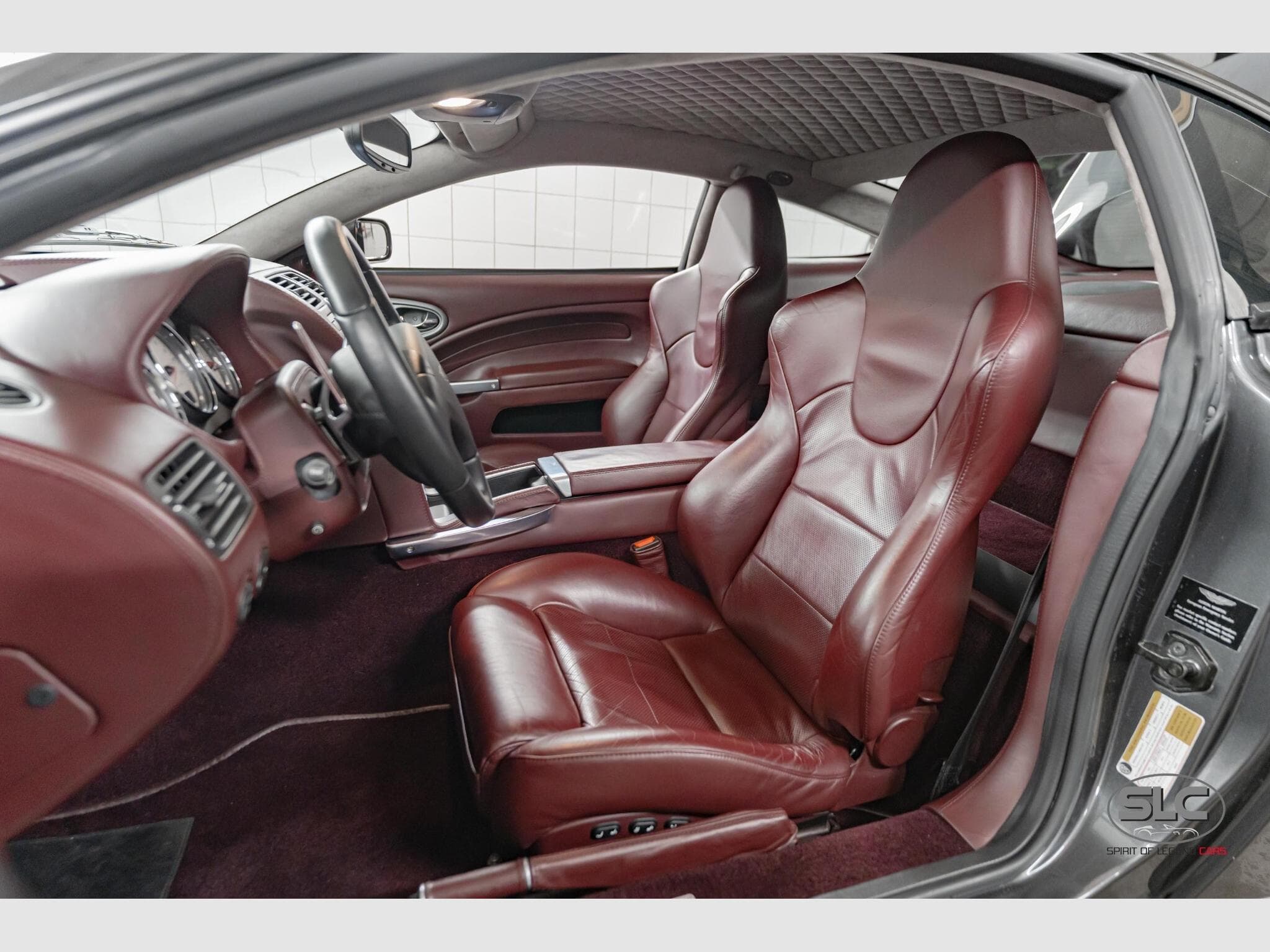 Aston-Martin Vanquish Vanquish S 528HP EU Version (2027) - Photo 4