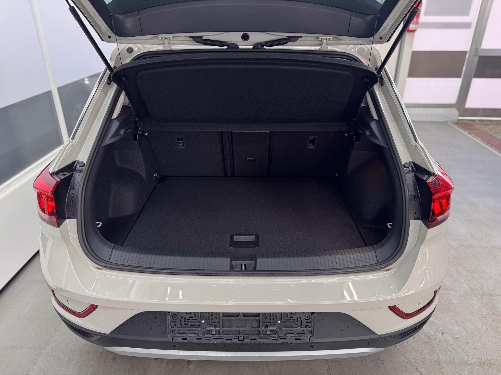 VW T-Roc EDITION (2026) - Photo 6