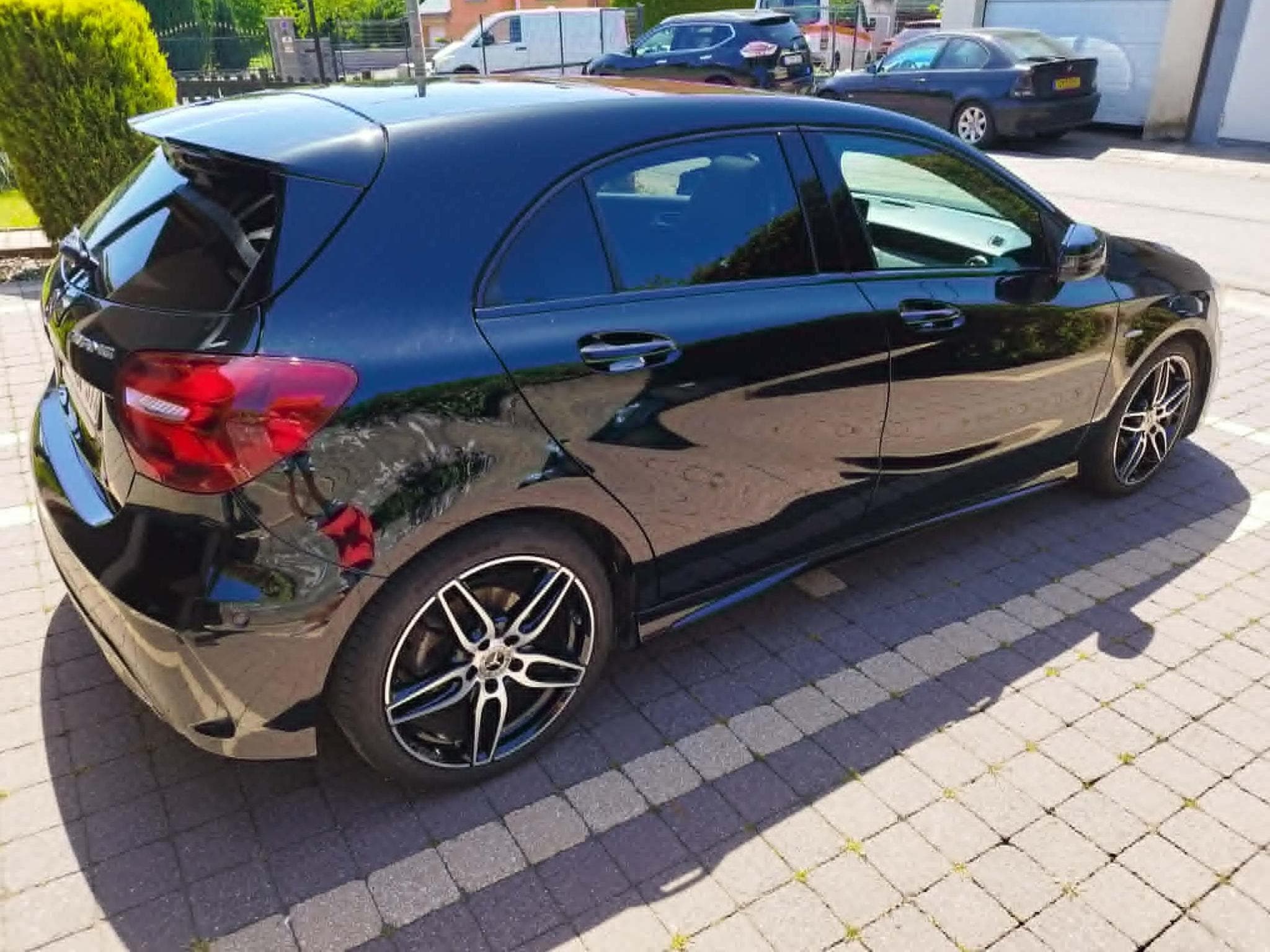 Mercedes A 180 AMG Sport Edition (2018) - Photo 2