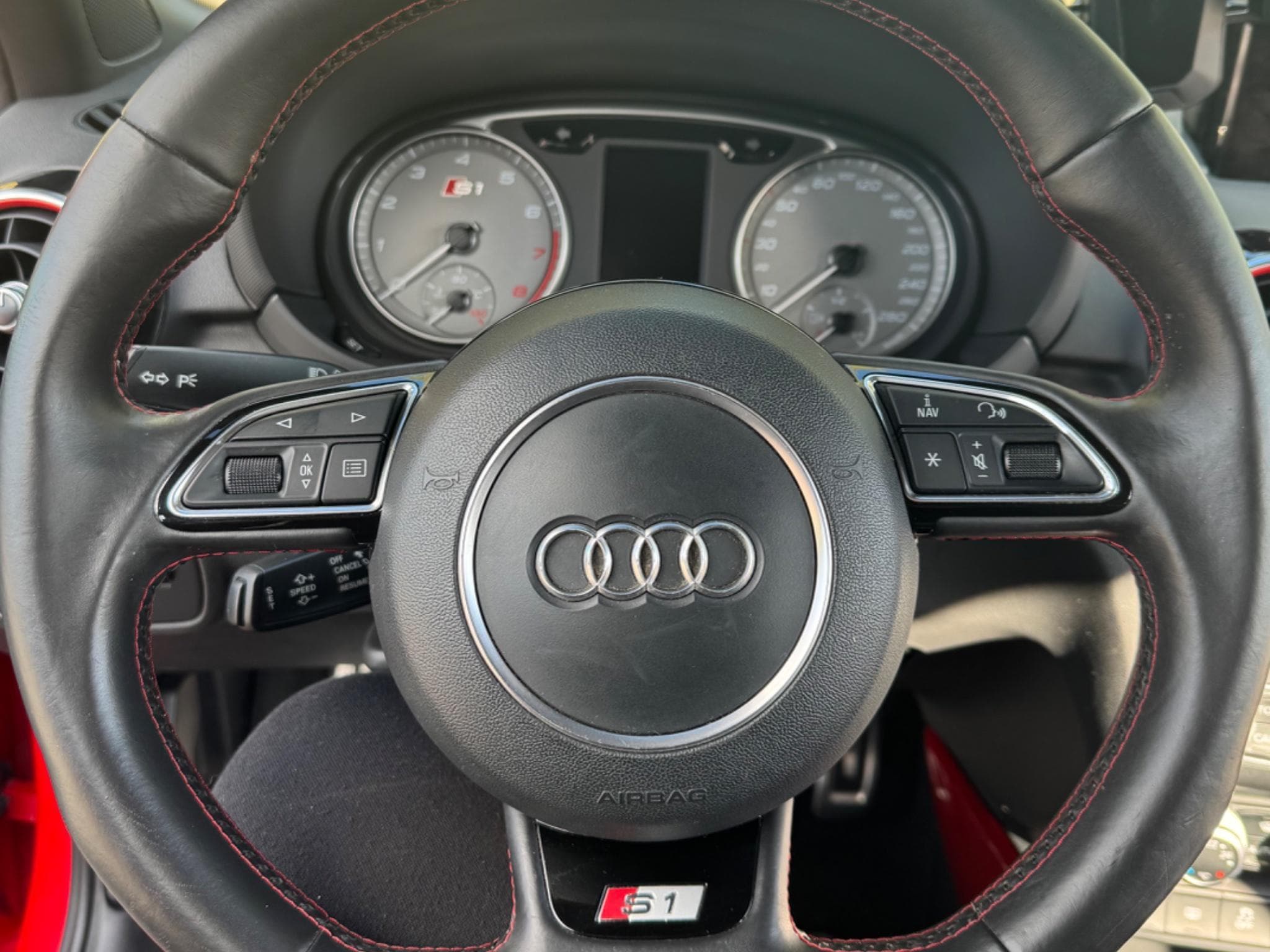 Audi S1 Sportback 2.0 TFSI Quattro (2015) - Photo 5