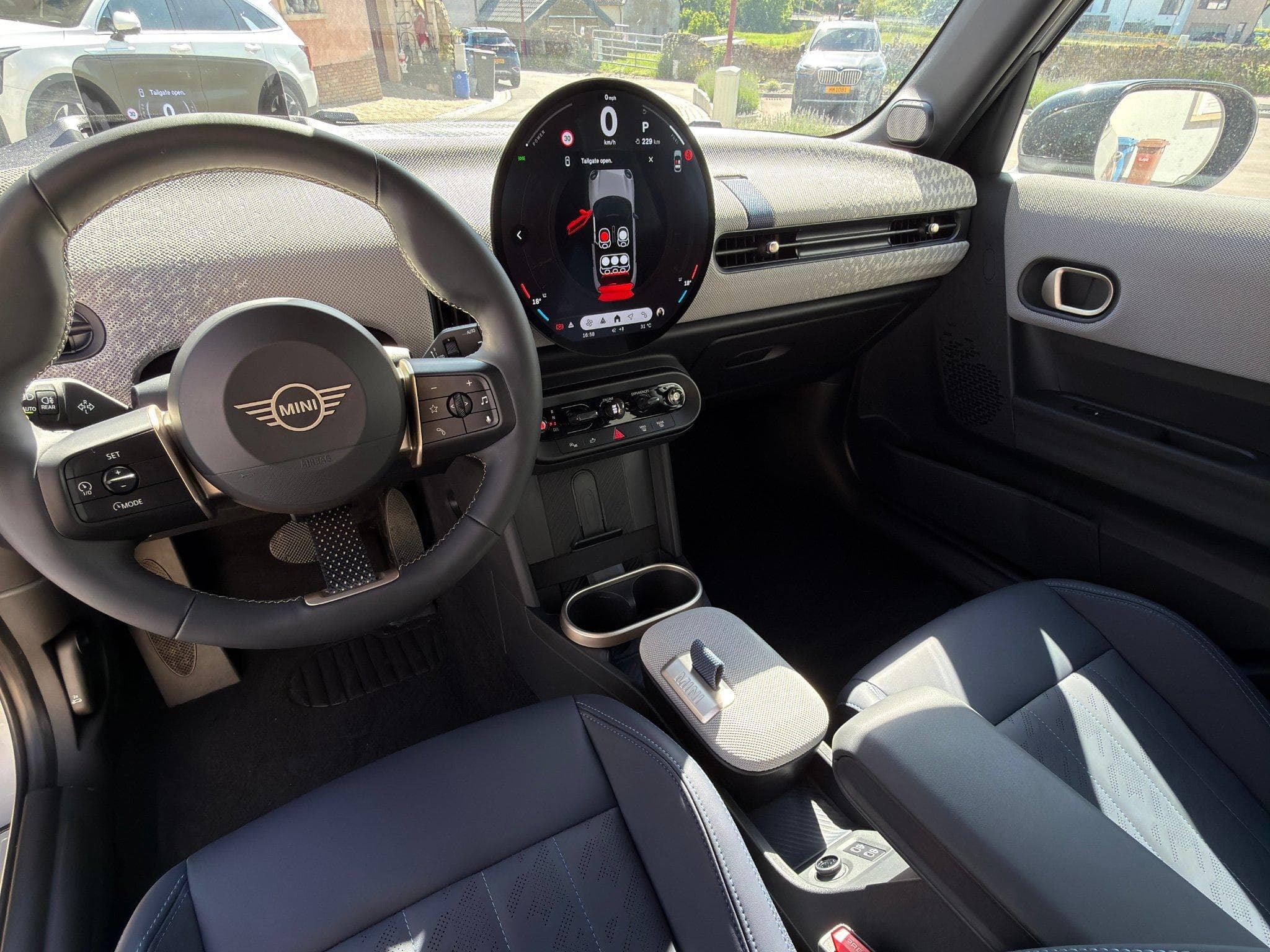Mini Cooper C Favoured Trim (2025) - Photo 8