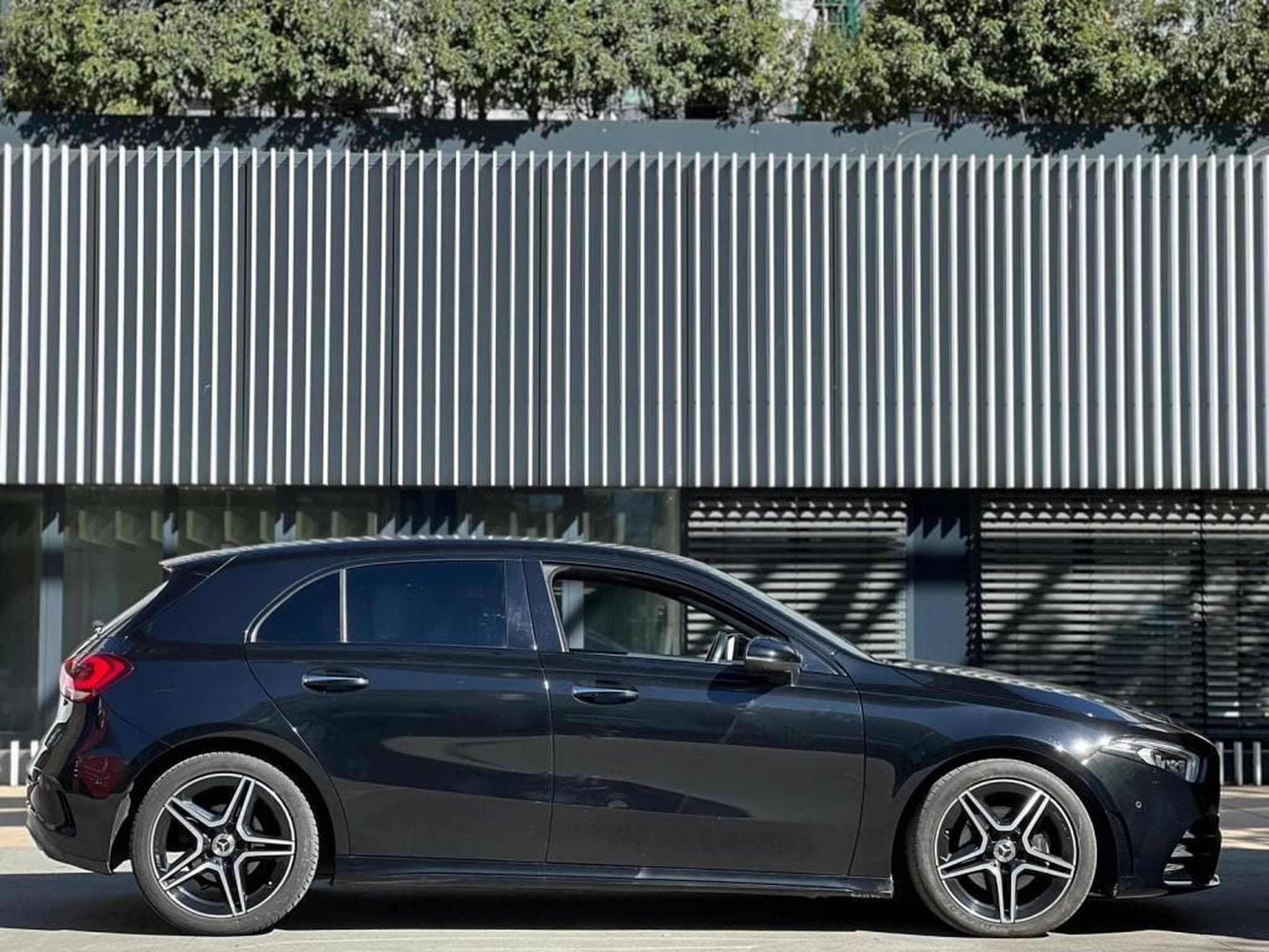Mercedes A 180 Automatique / Alcantara / Diesel / (2021) - Photo 5