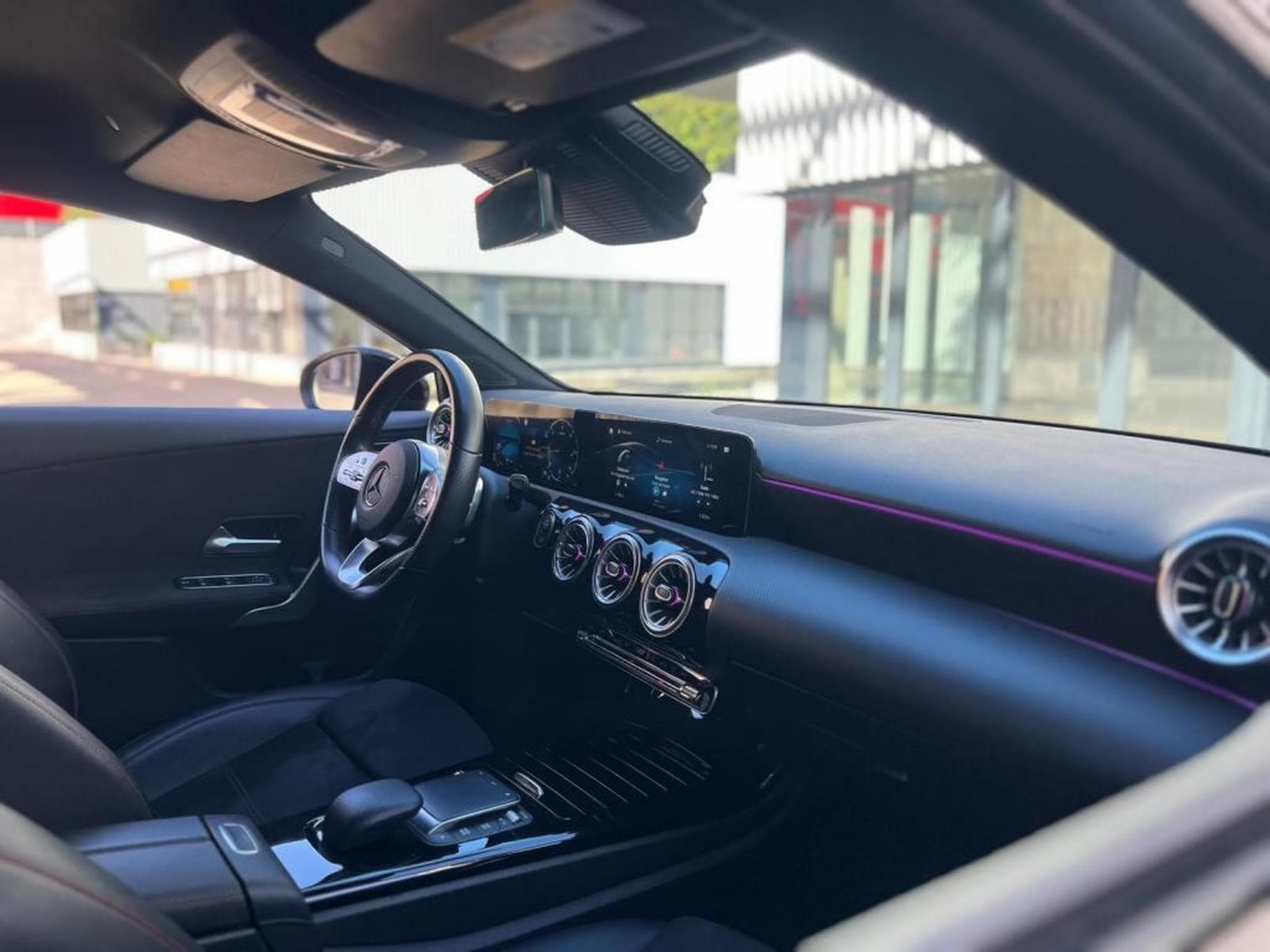 Mercedes A 180 Automatique / Alcantara / Diesel / (2021) - Photo 12
