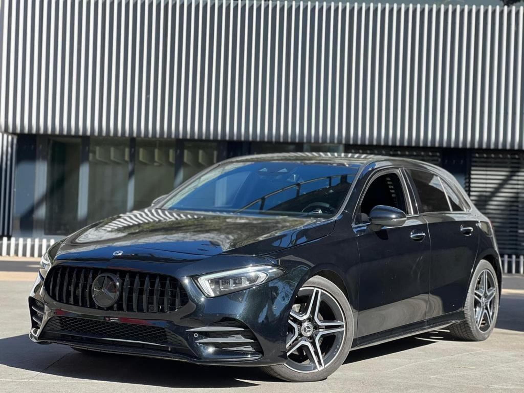 Mercedes A 180 Automatique / Alcantara / Diesel / (2021) - Photo 1