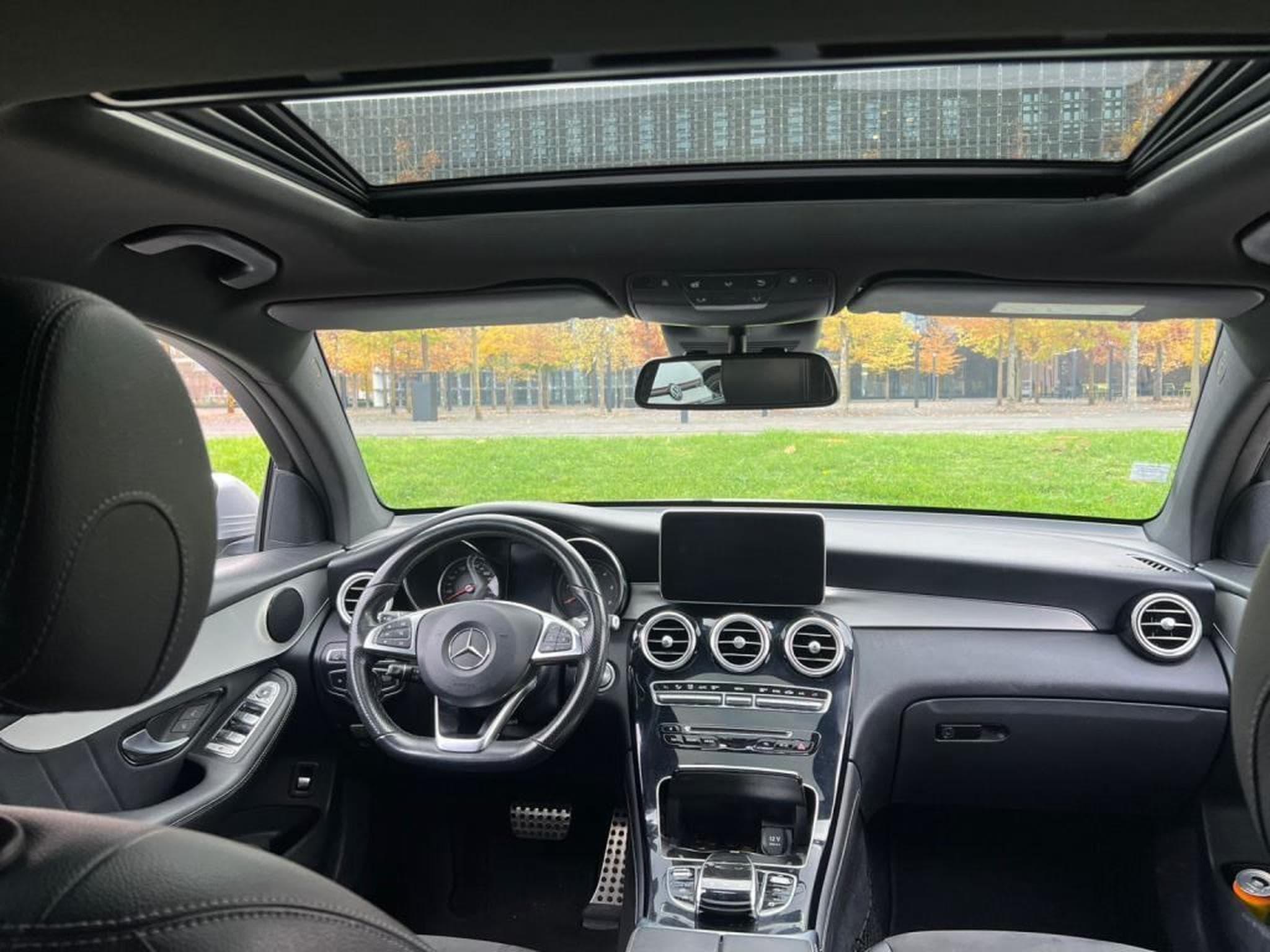 Mercedes GLC 250 Camera 360 / 4 Matic / Malus Payé en France / (2018) - Photo 11