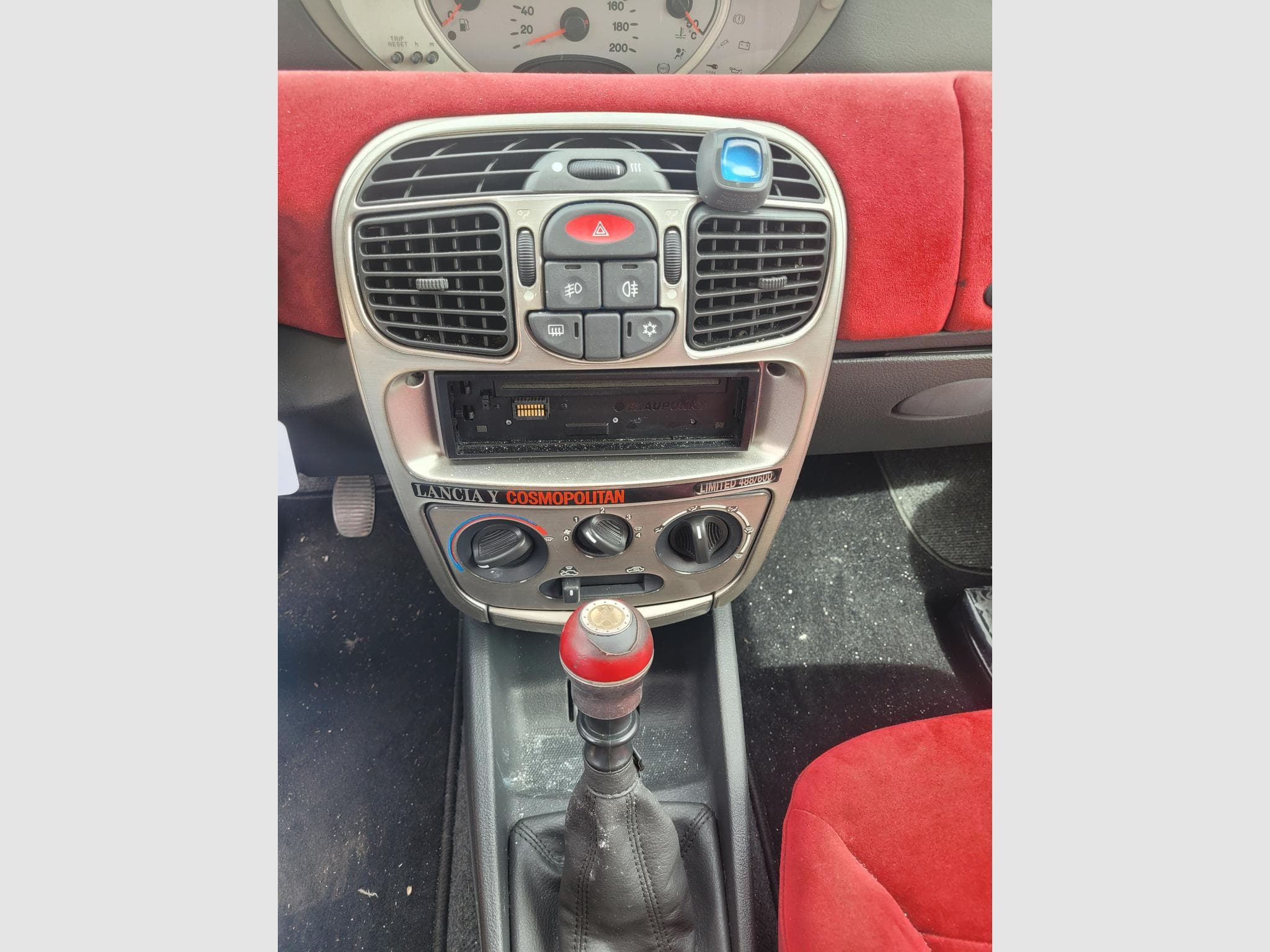 Lancia Ypsilon COSMOPOLITAN (2001) - Photo 6