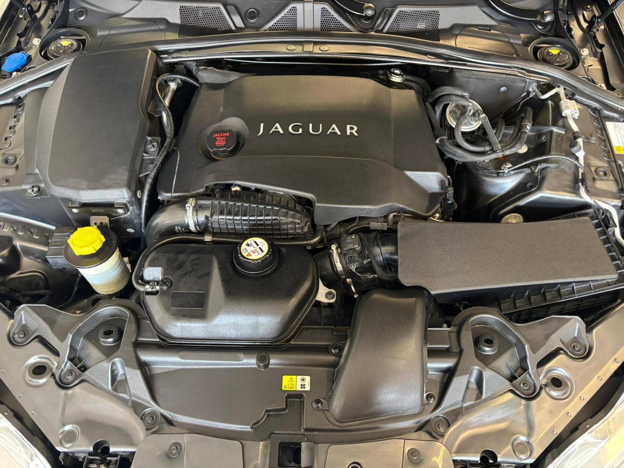 Jaguar XF 3.0 V6 Diesel Premium Luxury (2011) - Photo 13