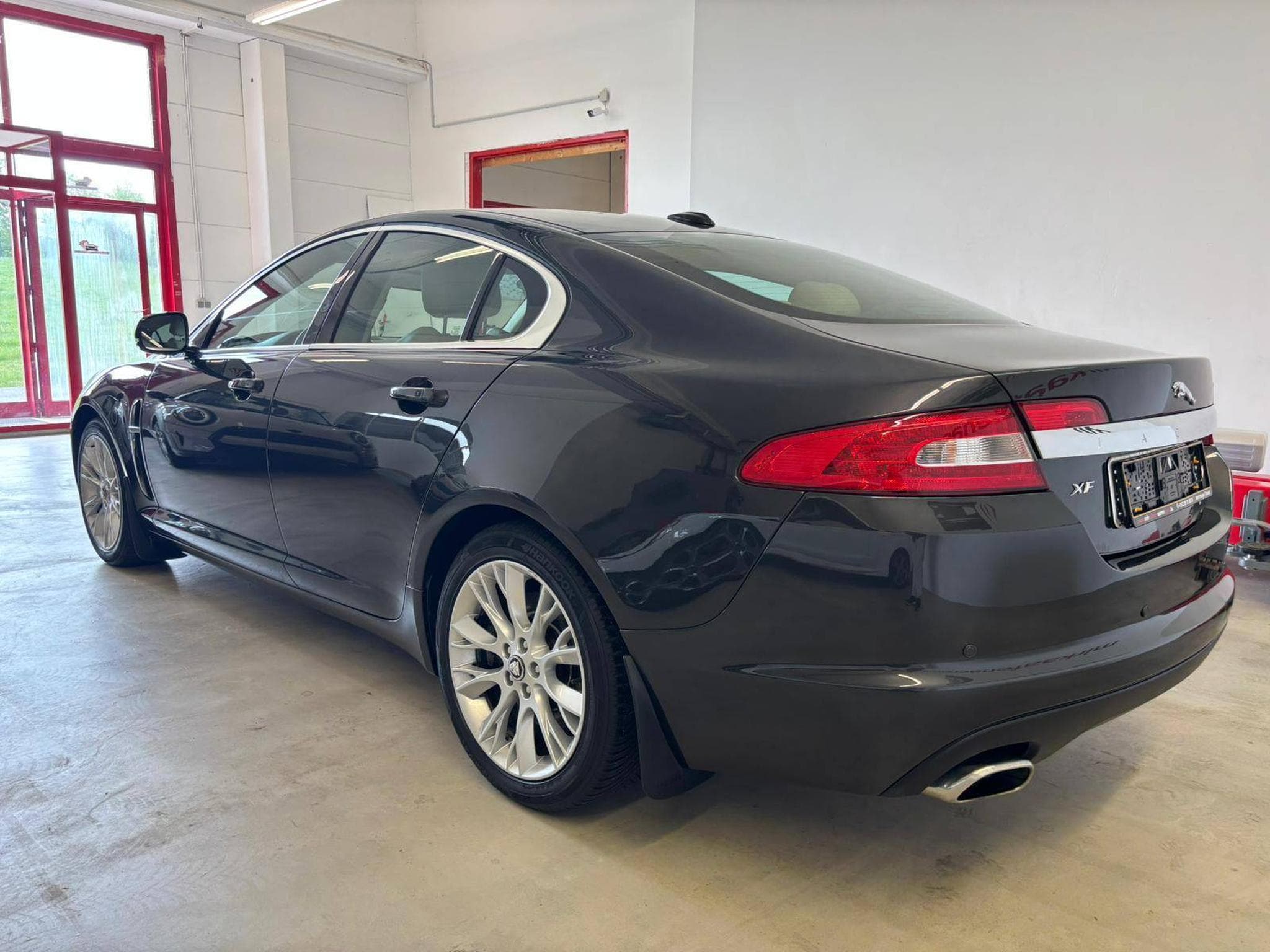 Jaguar XF 3.0 V6 Diesel Premium Luxury (2011) - Photo 4