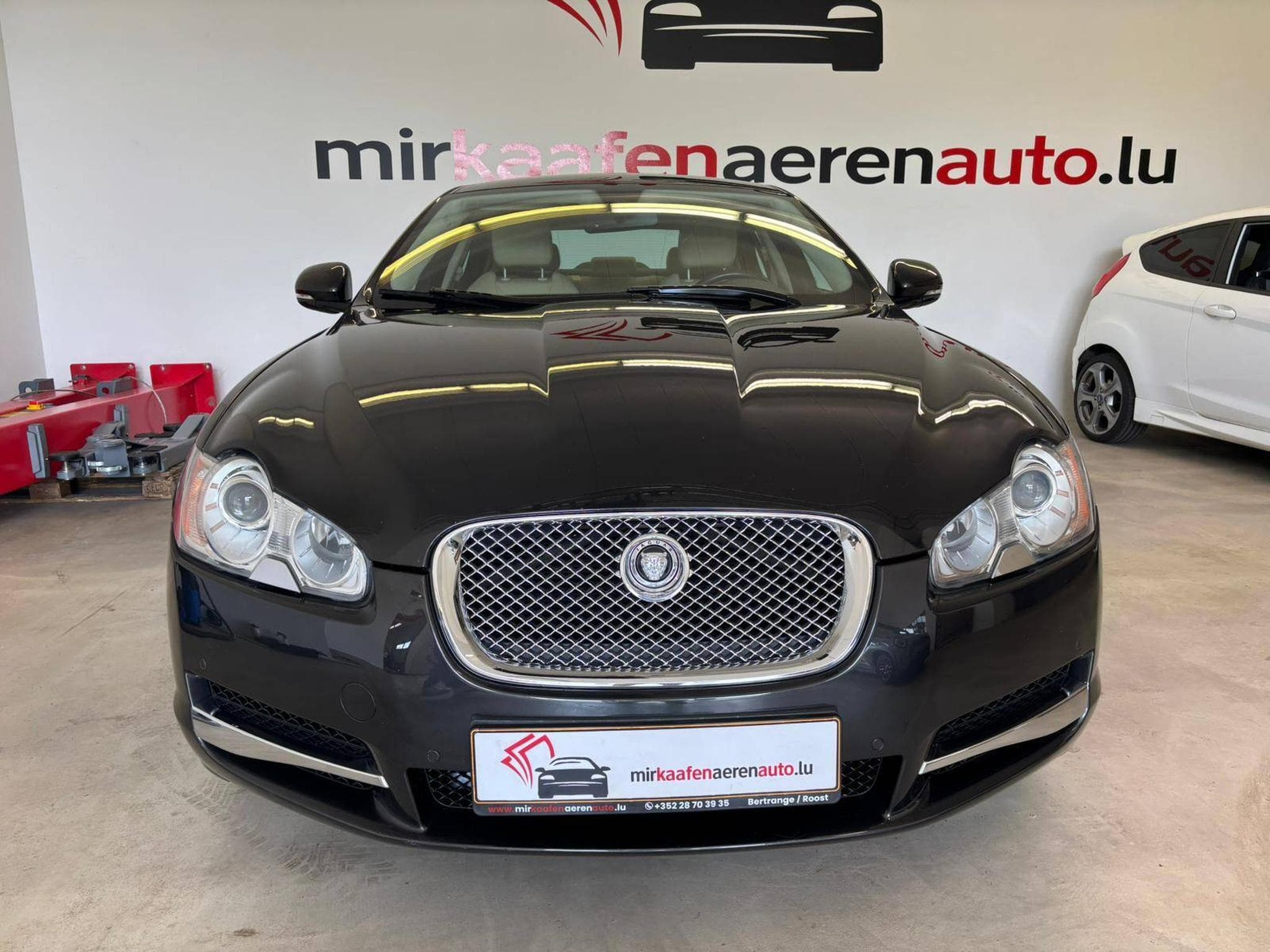 Jaguar XF 3.0 V6 Diesel Premium Luxury (2011) - Photo 2