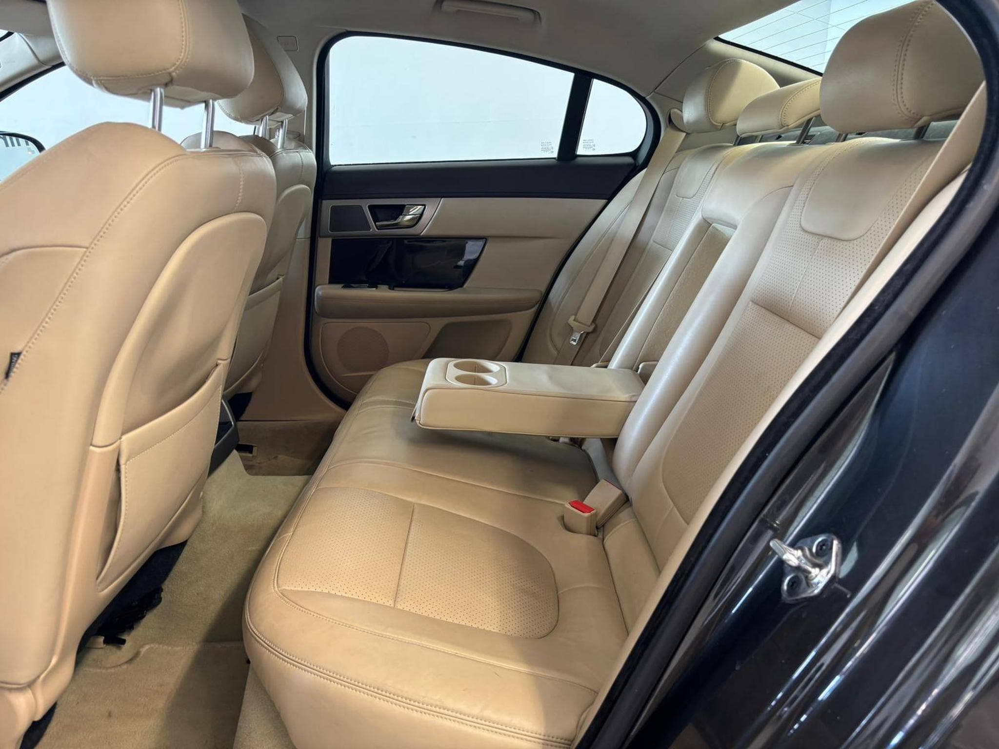 Jaguar XF 3.0 V6 Diesel Premium Luxury (2011) - Photo 11
