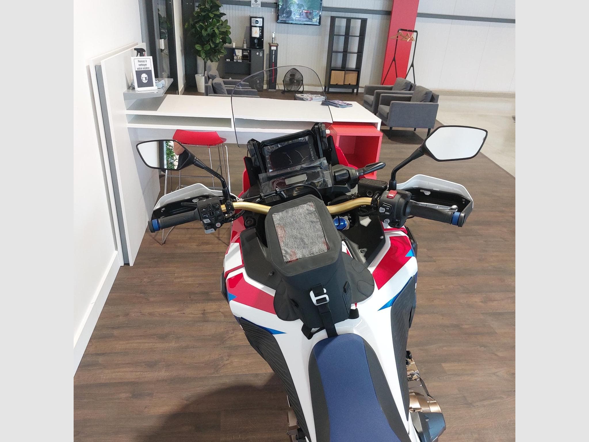 Honda Africa Twin CRF 1100 ADV-Sport DCT Tri-color (2026) - Photo 4