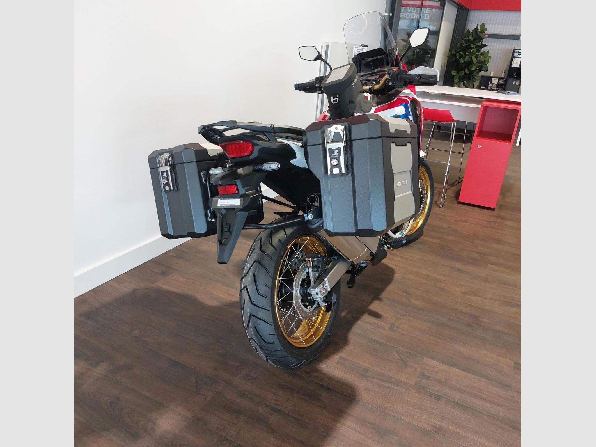 Honda Africa Twin CRF 1100 ADV-Sport DCT Tri-color (2026) - Photo 3