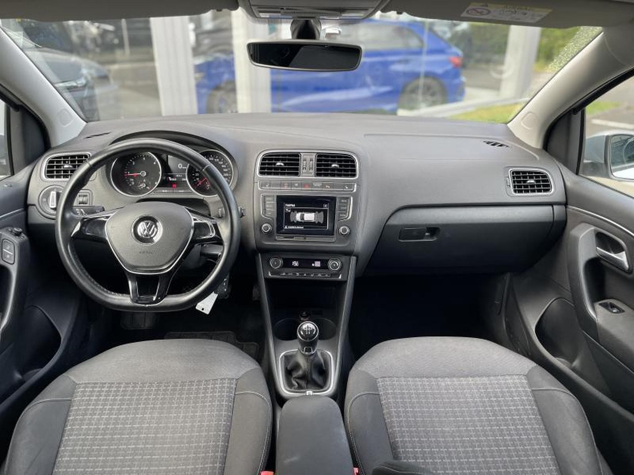 VW Polo 1.4 Tdi 90 Comfortline (2015) - Photo 12