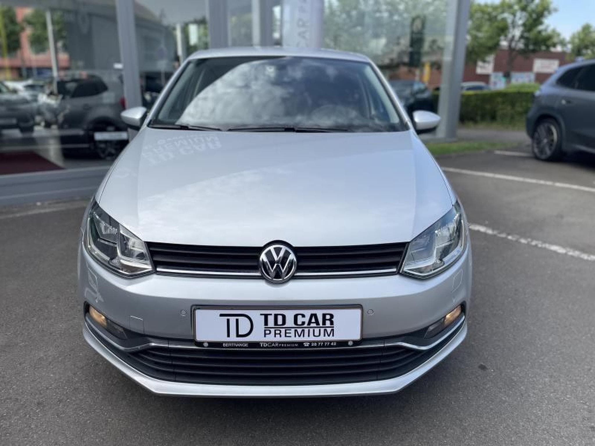 VW Polo 1.4 Tdi 90 Comfortline (2015) - Photo 2