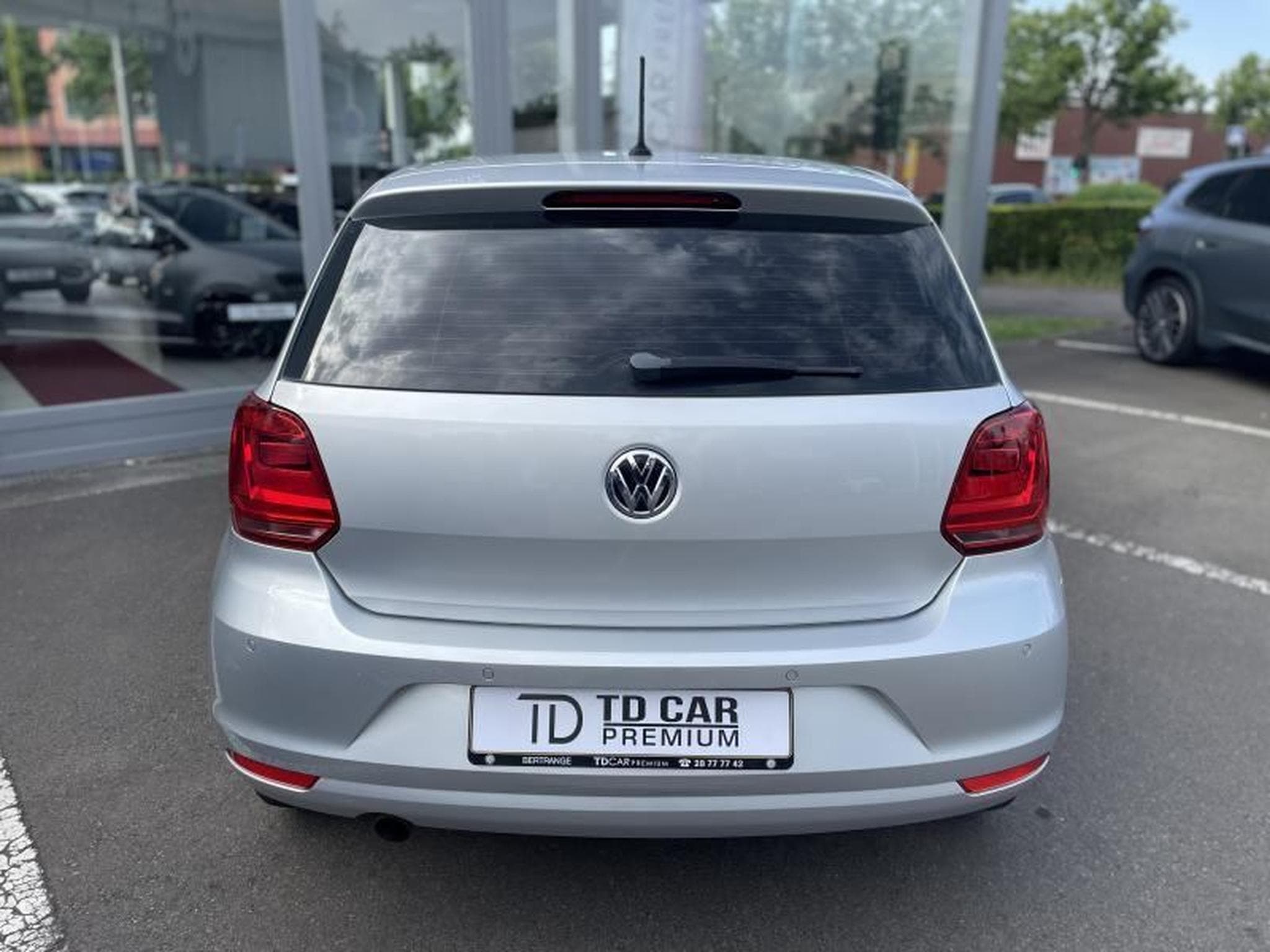 VW Polo 1.4 Tdi 90 Comfortline (2015) - Photo 14