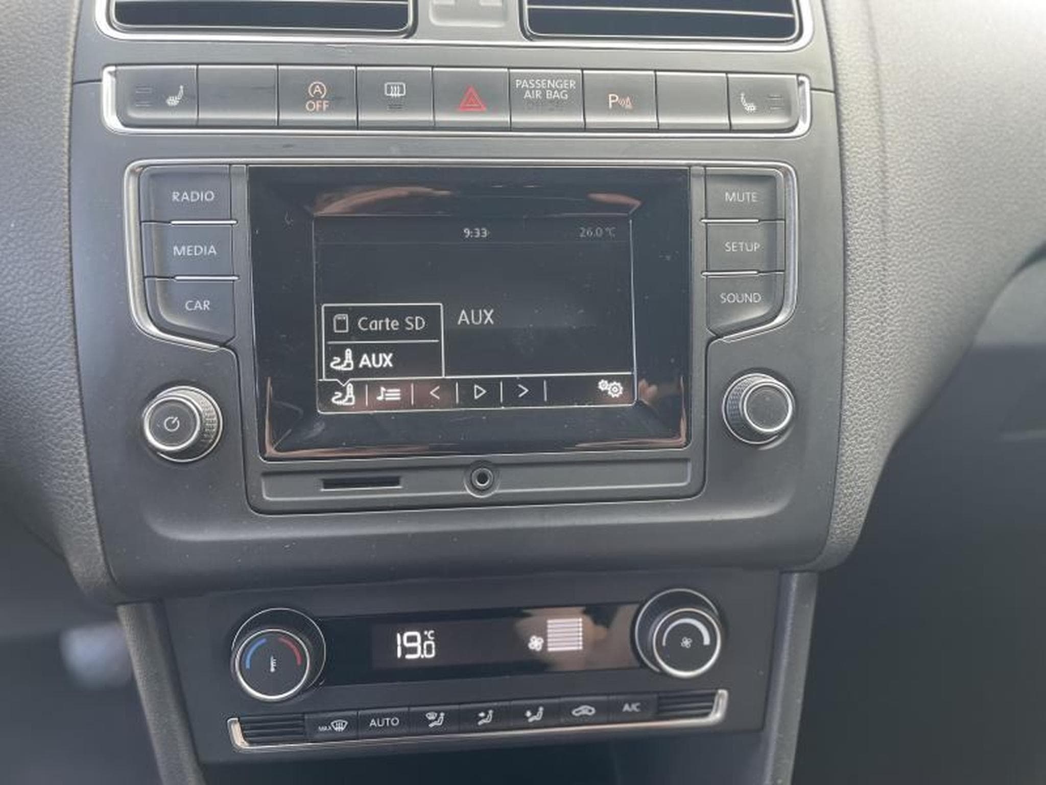 VW Polo 1.4 Tdi 90 Comfortline (2015) - Photo 11