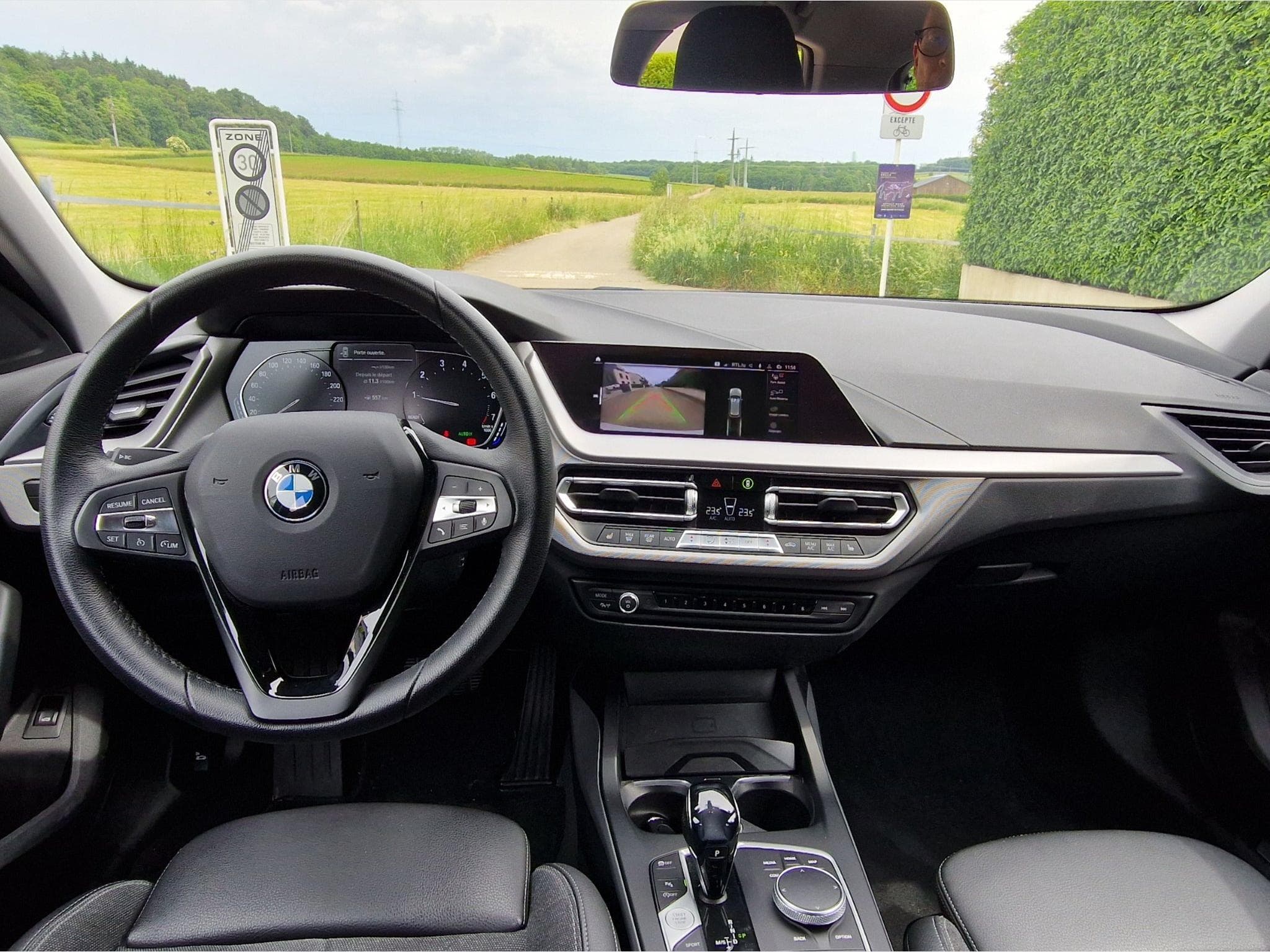 BMW 118 iA DKG7 Toutes Options (2021) - Photo 6